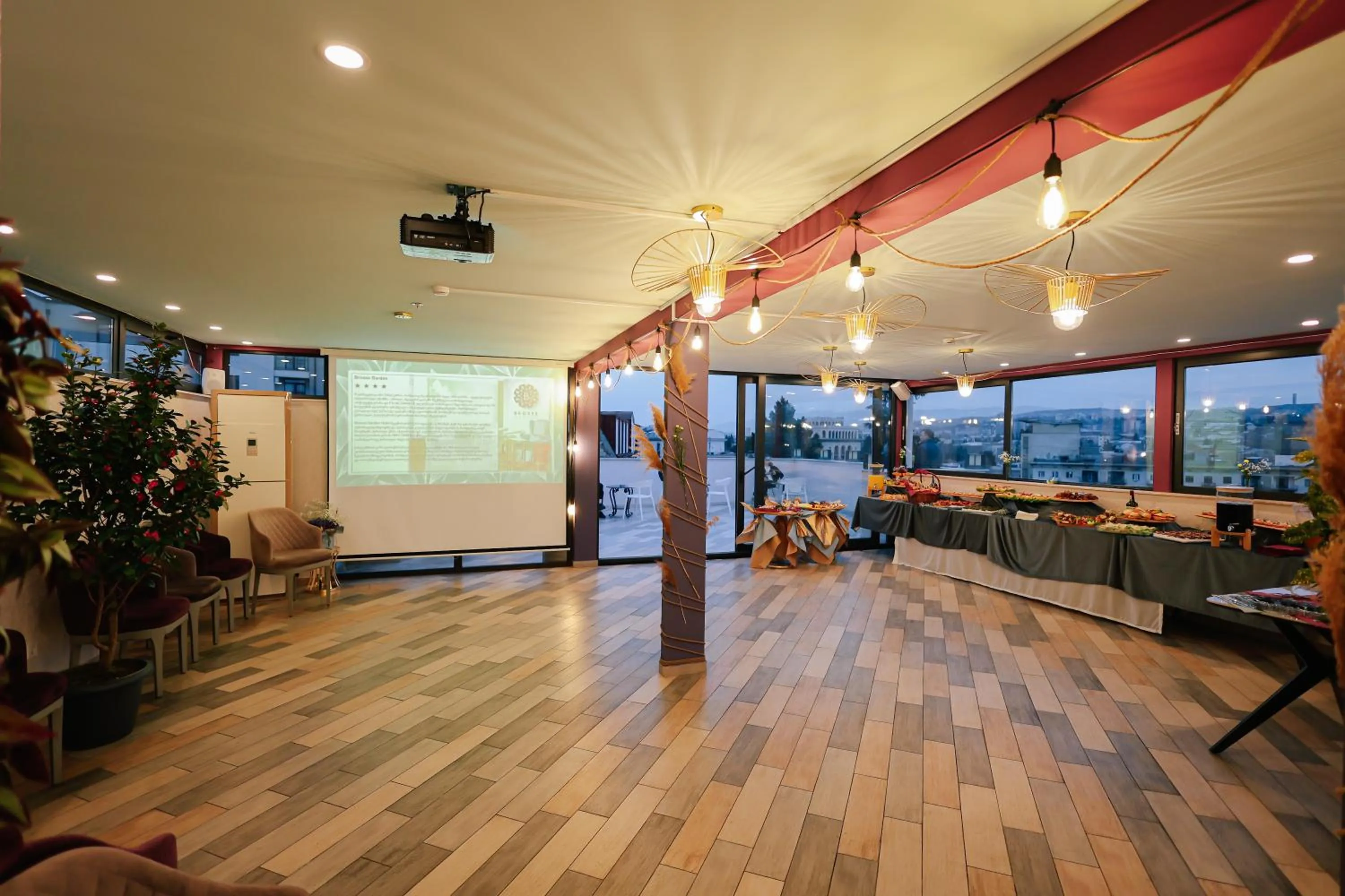 Restaurant/places to eat in Brosse Garden