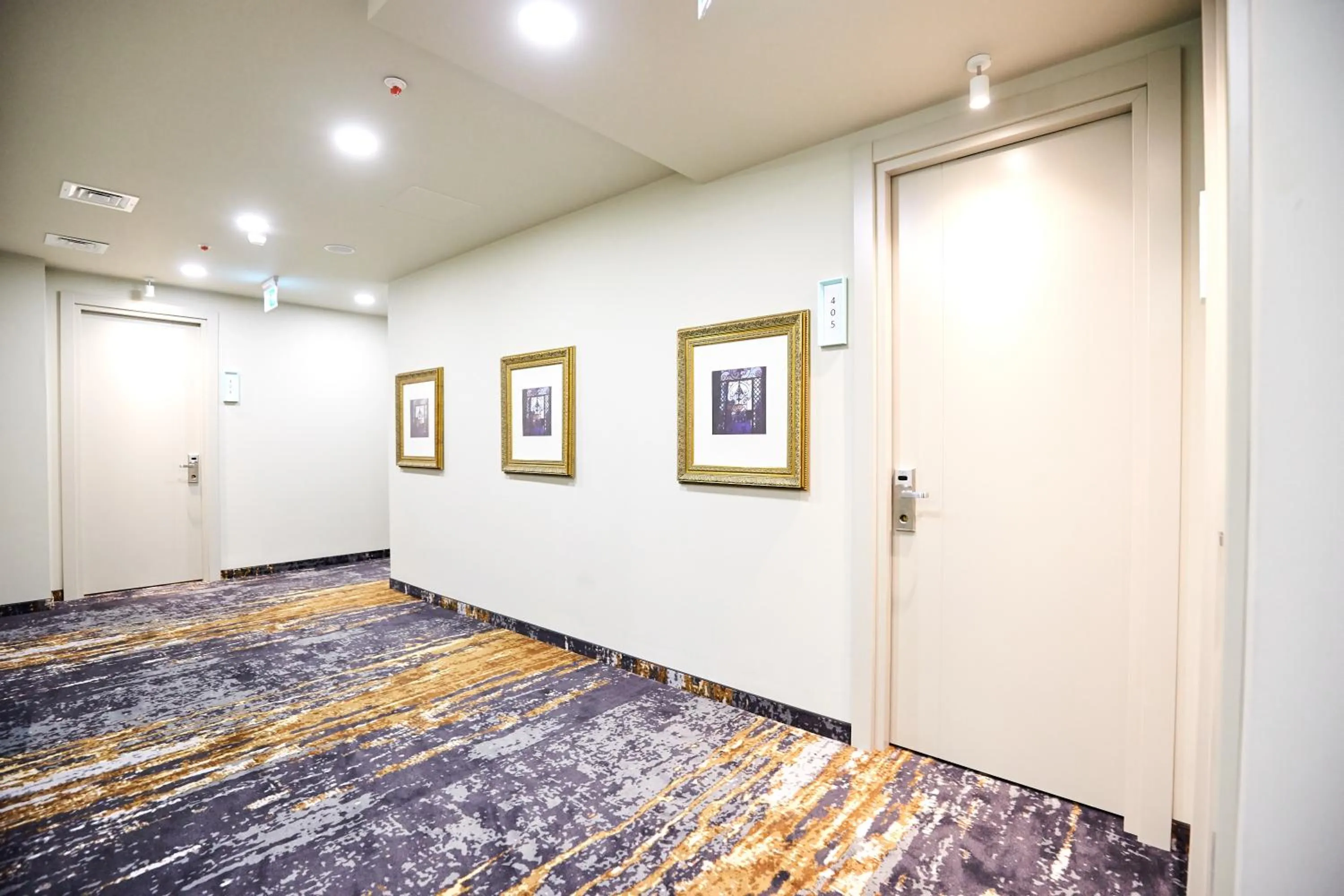 Property building, Bed in Brosse Garden