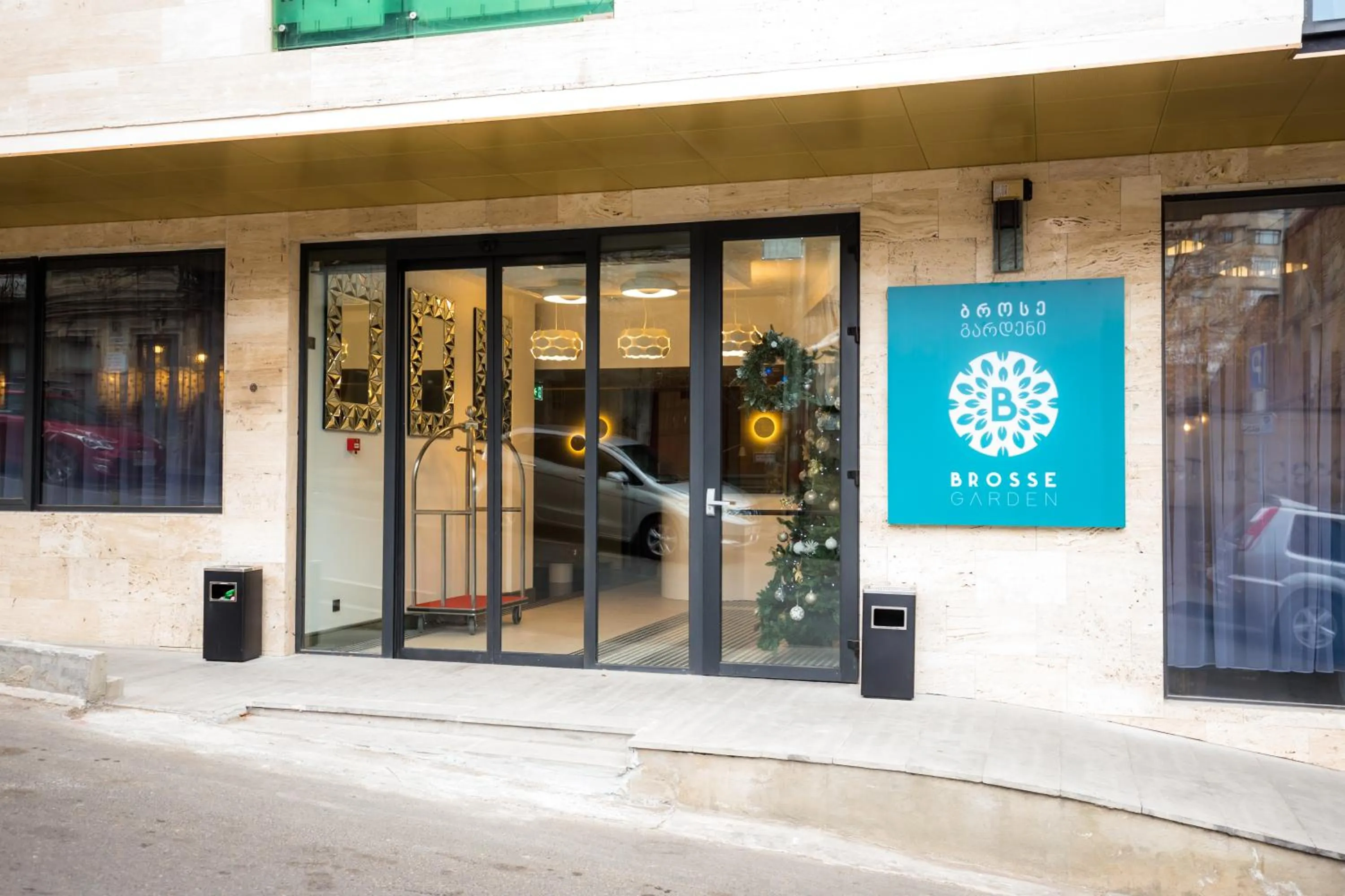 Property building in Brosse Garden