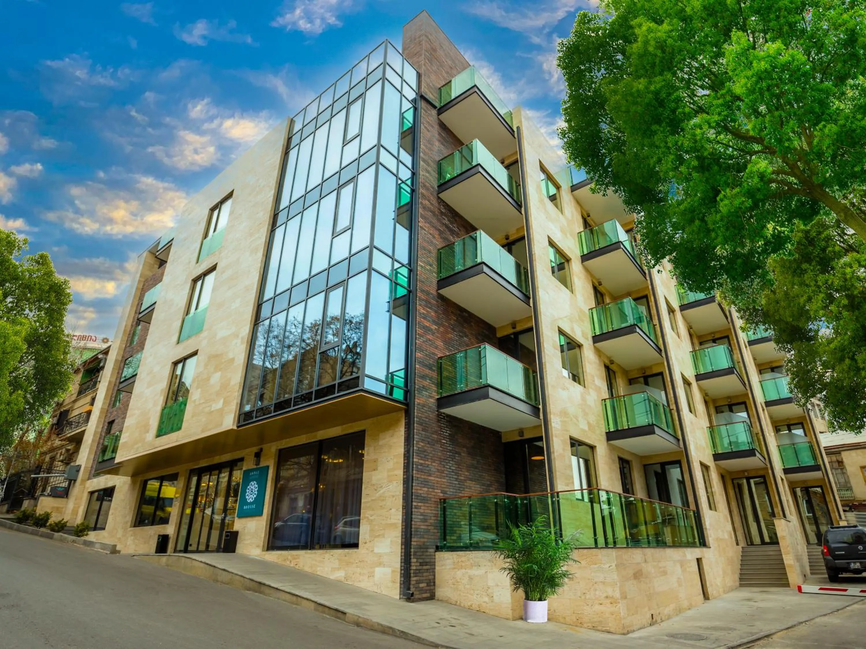 Property building in Brosse Garden