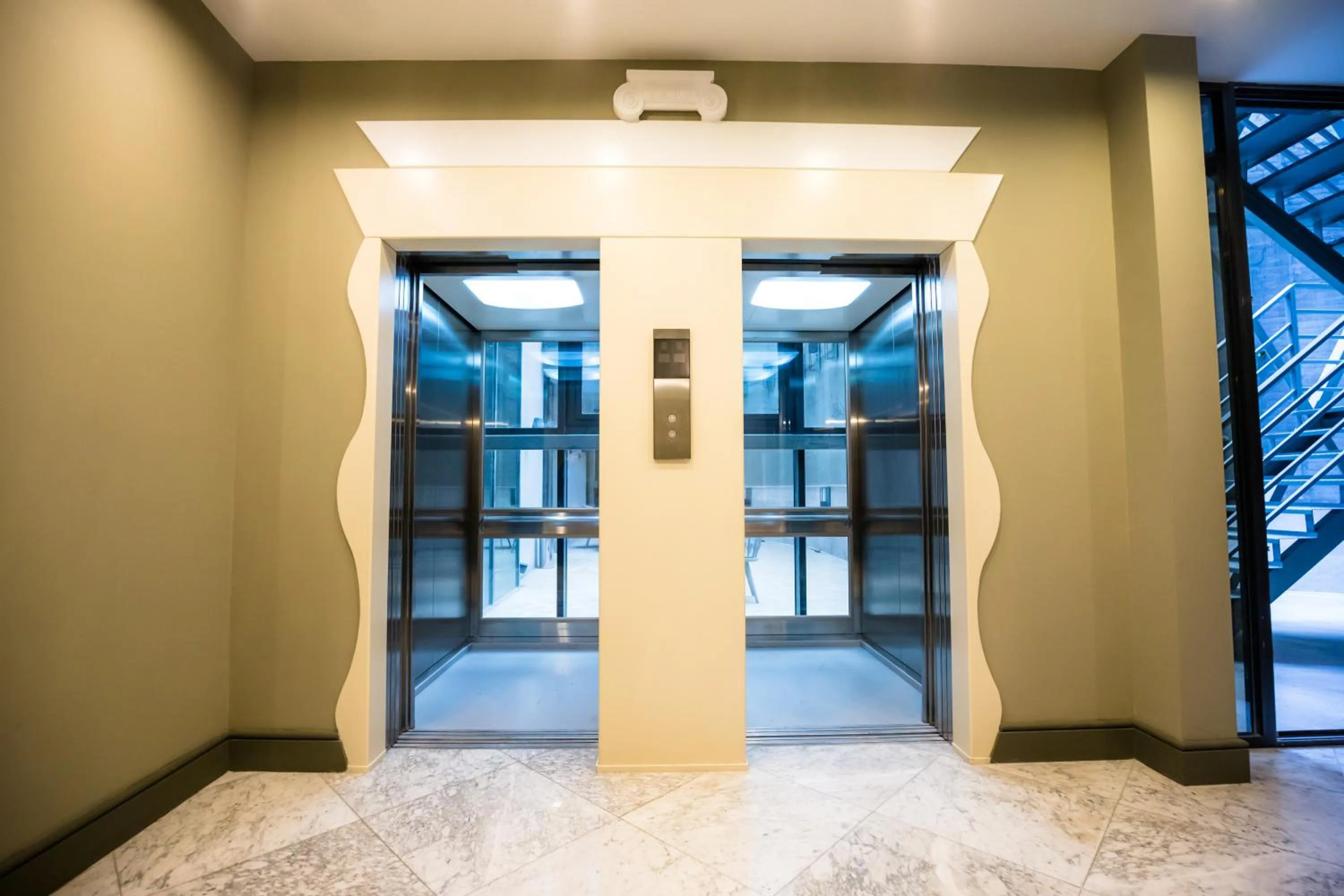 elevator in Brosse Garden