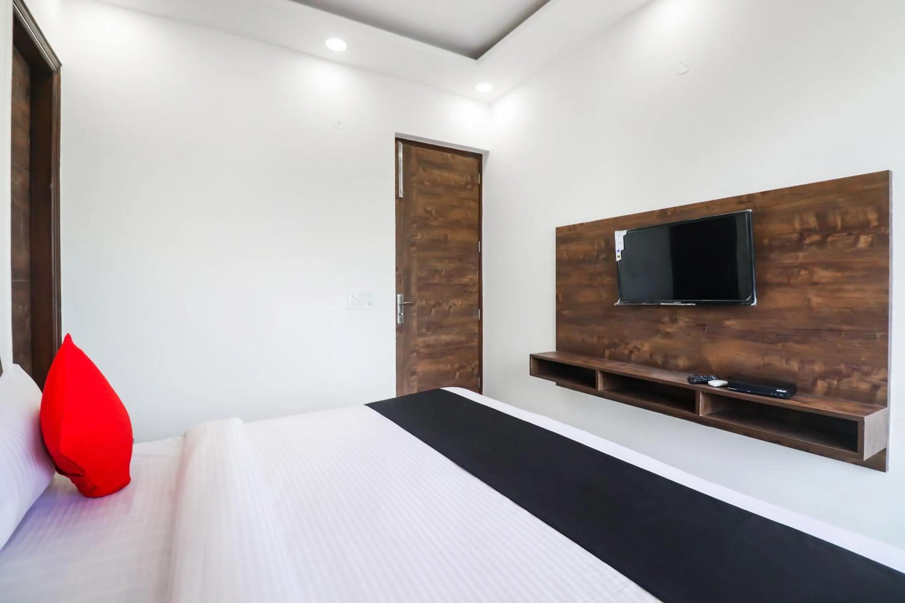 Bedroom, Bed in Collection O Green Leaf Residency