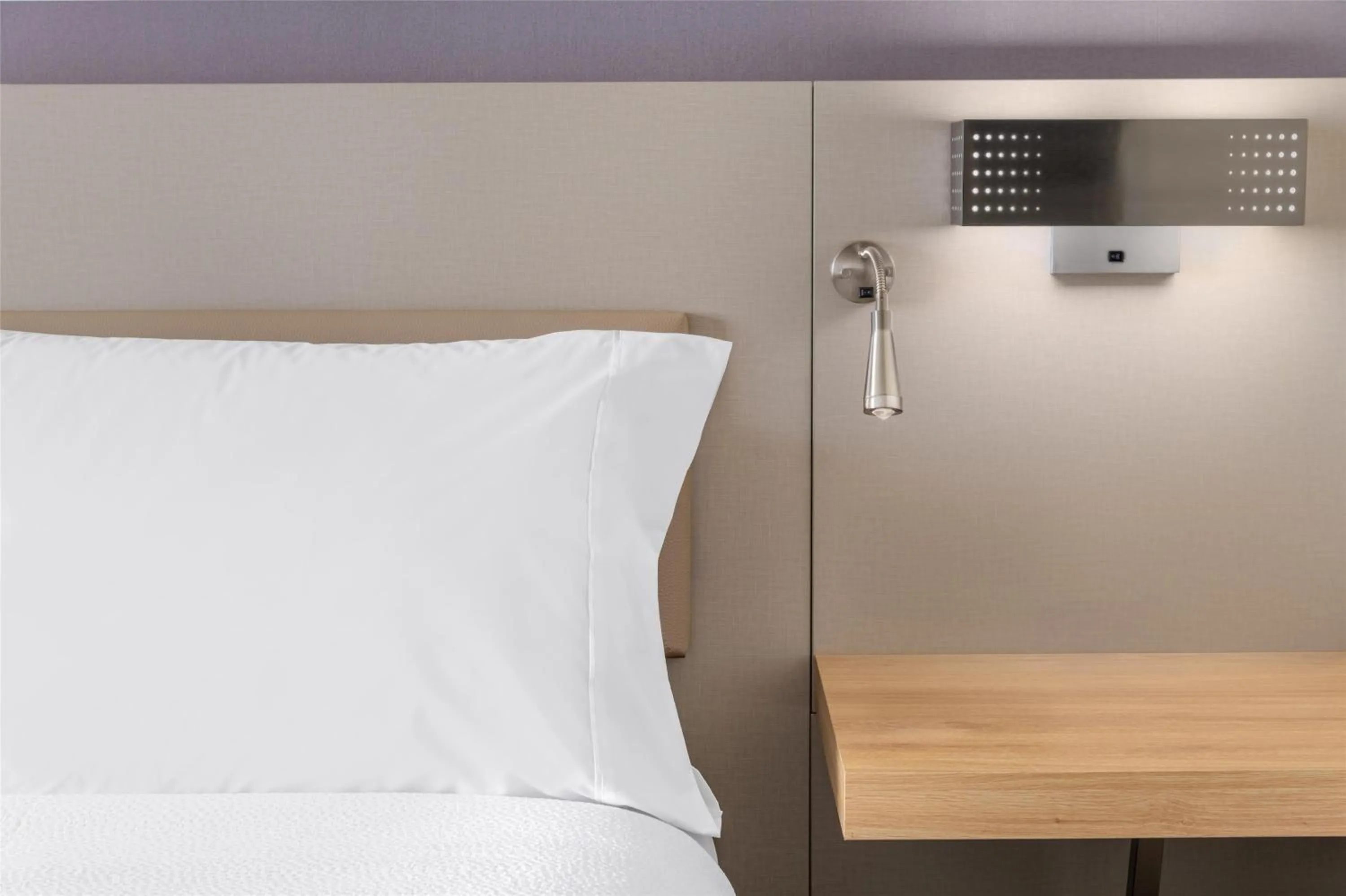 Bed in Hilton Garden Inn Queens JFK