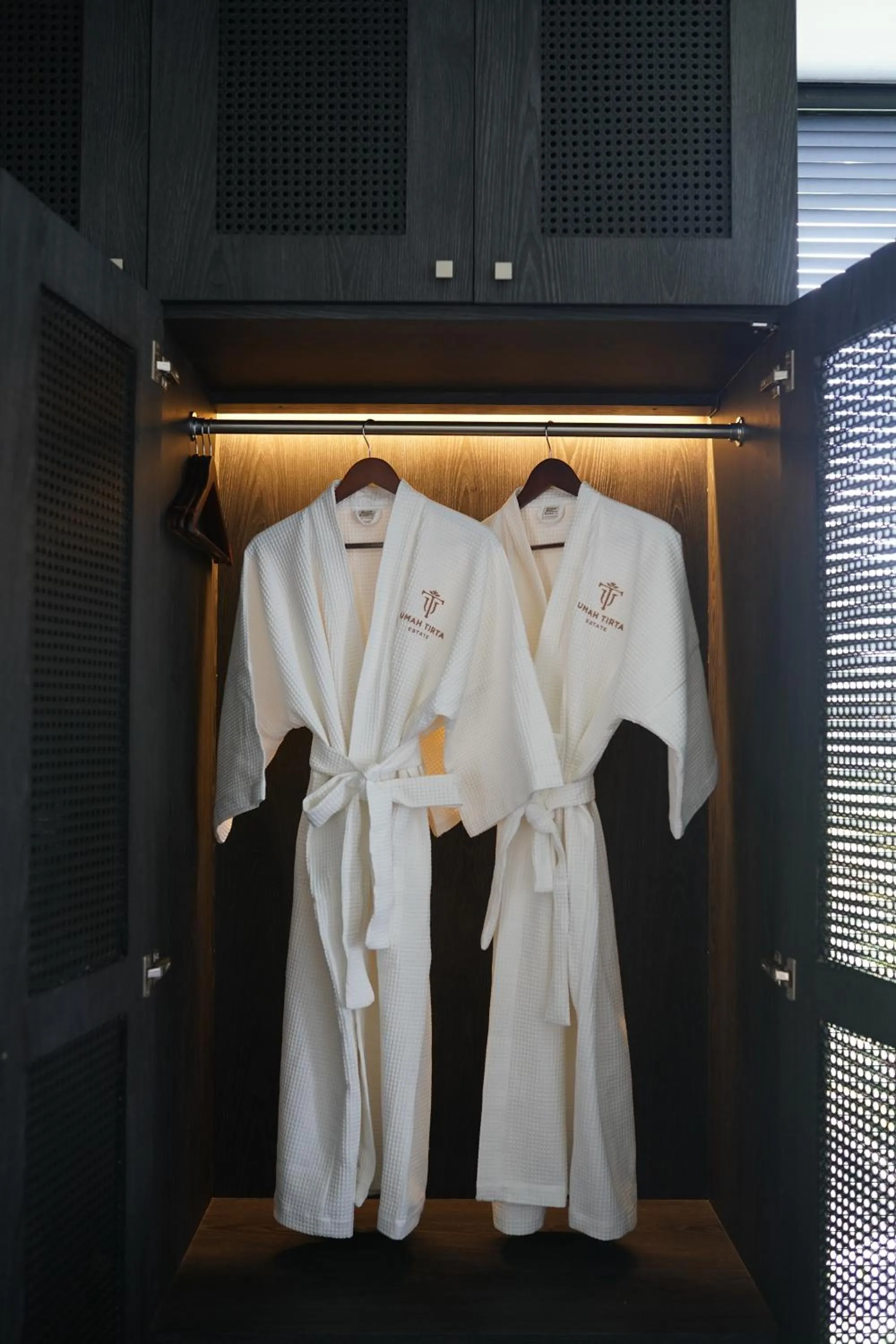 wardrobe in Umah Tirta