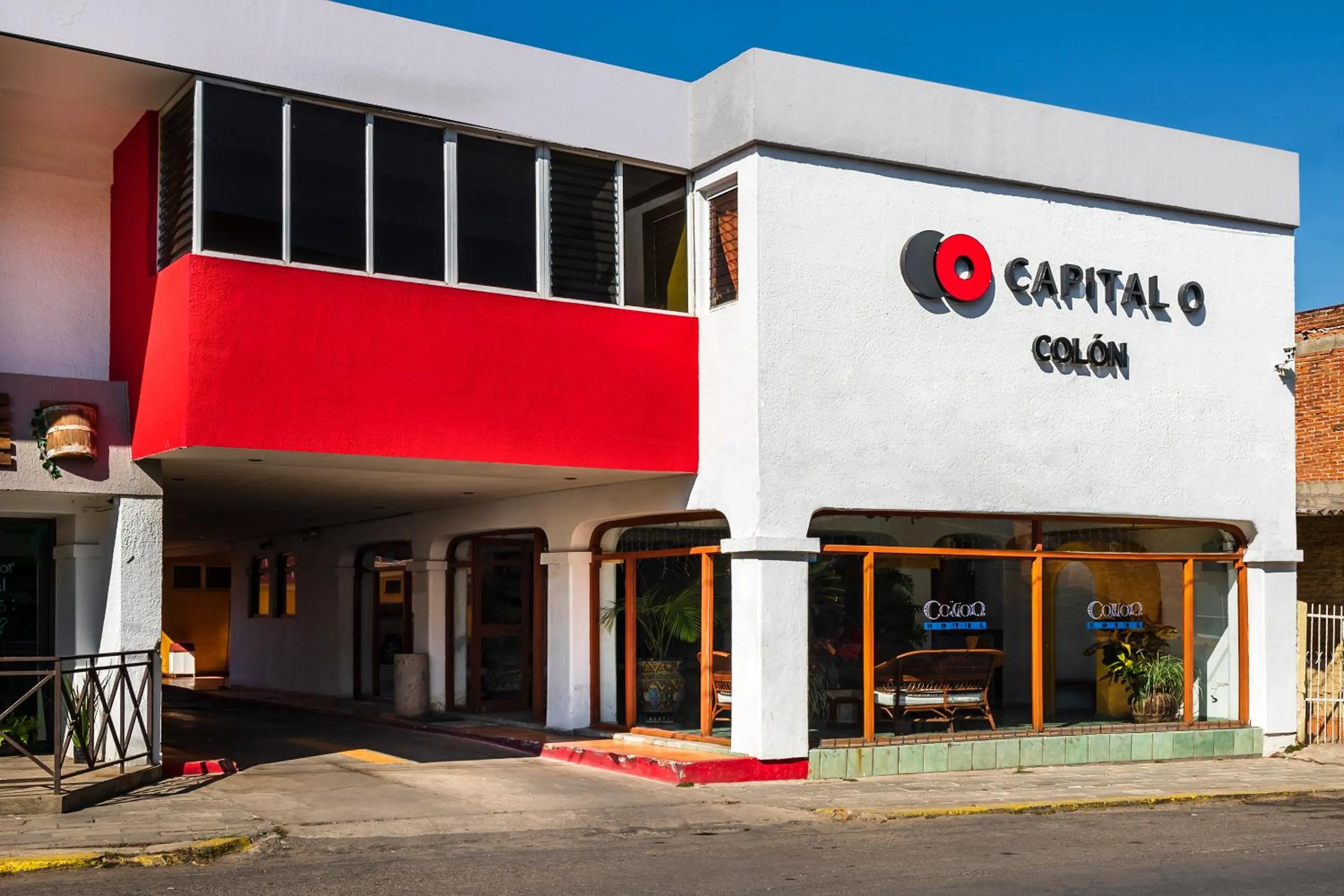 Facade/entrance in Capital O Colón, Ciudad Guzmán Jalisco