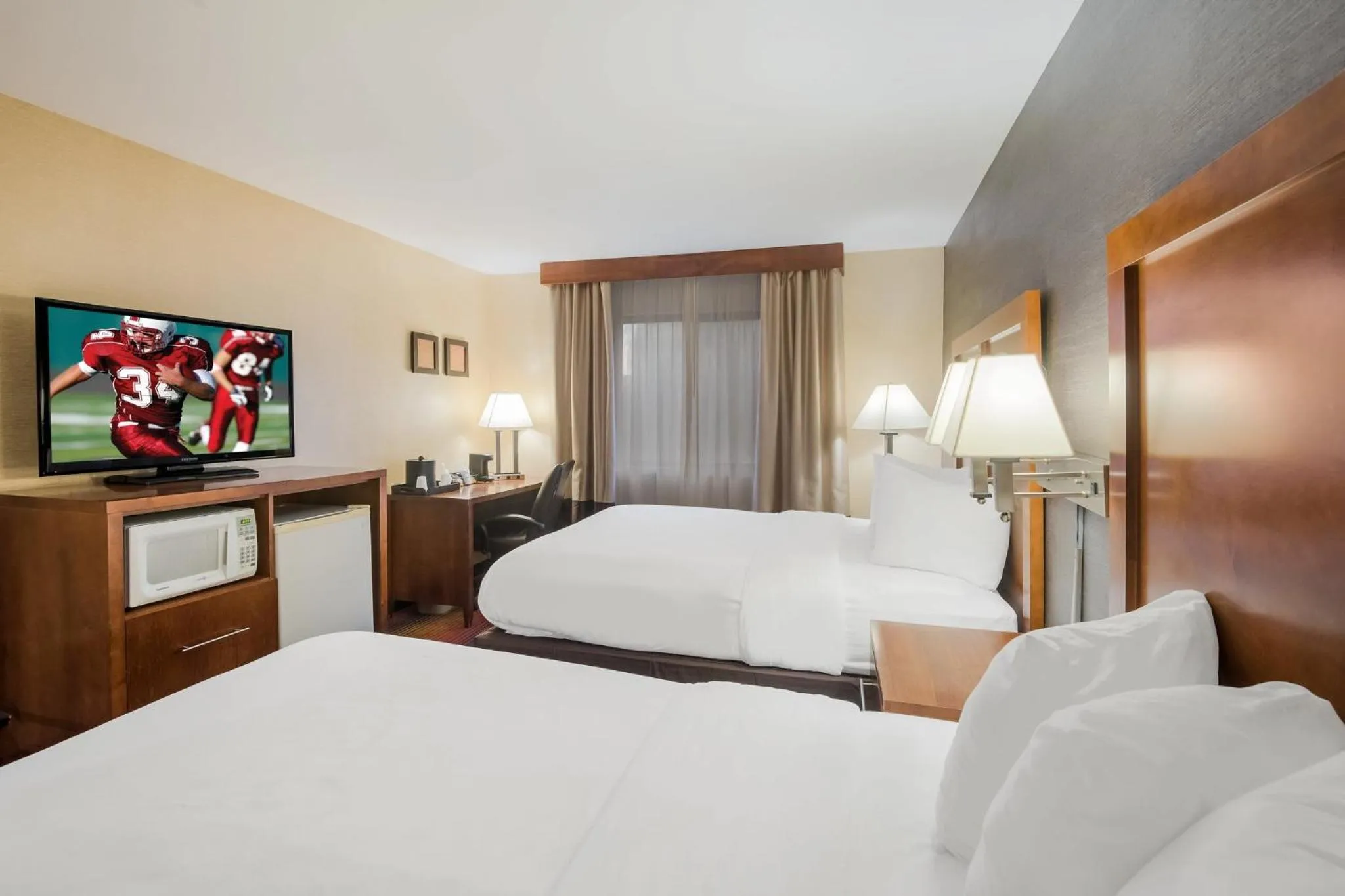 Bedroom, Bed in Red Roof Inn Fairfield