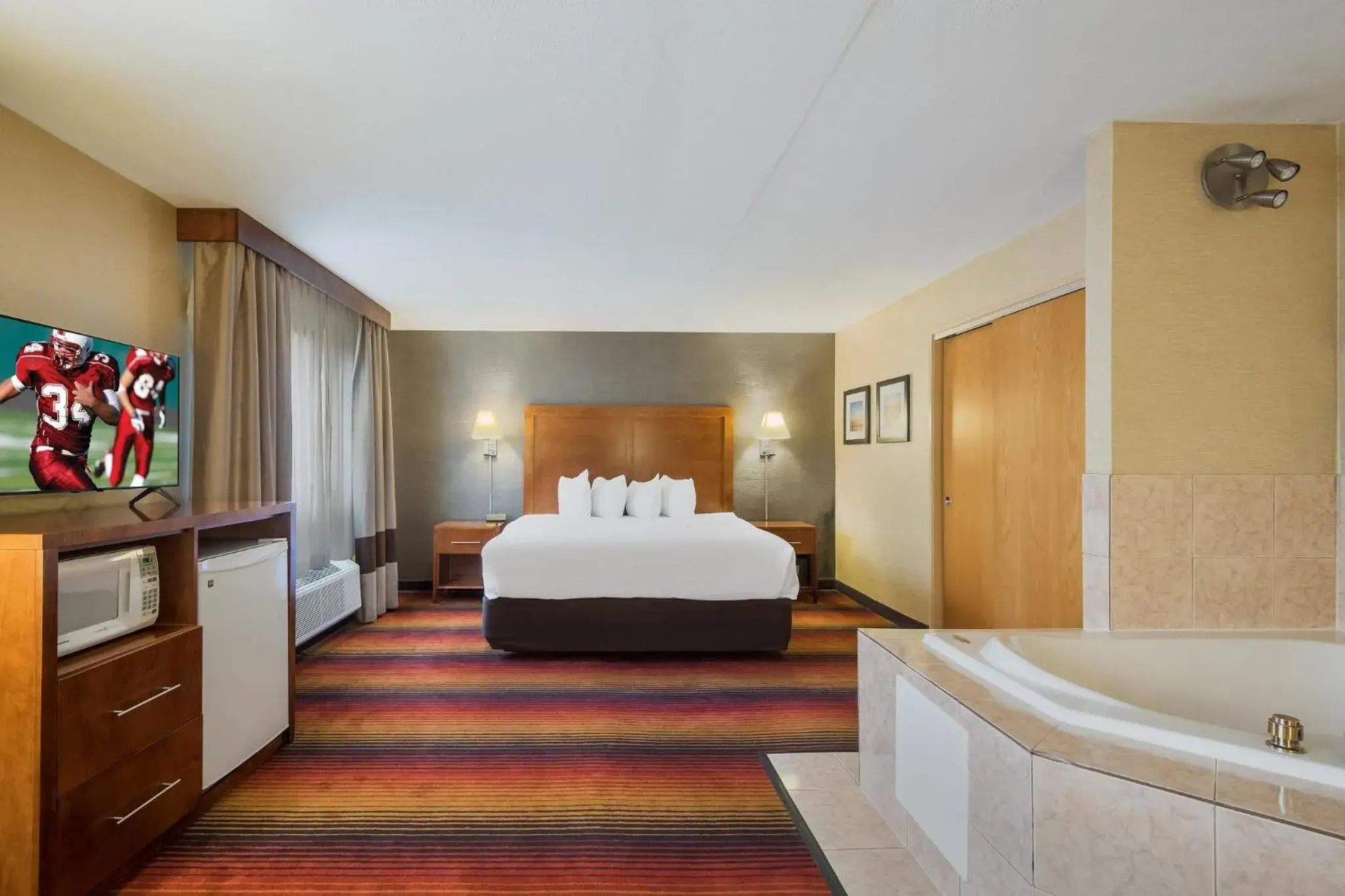 Suite King with Spa Bath Disability Access Non-Smoking in Red Roof Inn Fairfield Suite King with Spa Bath Disability Access Non-Smoking in Red Roof Inn Fairfield