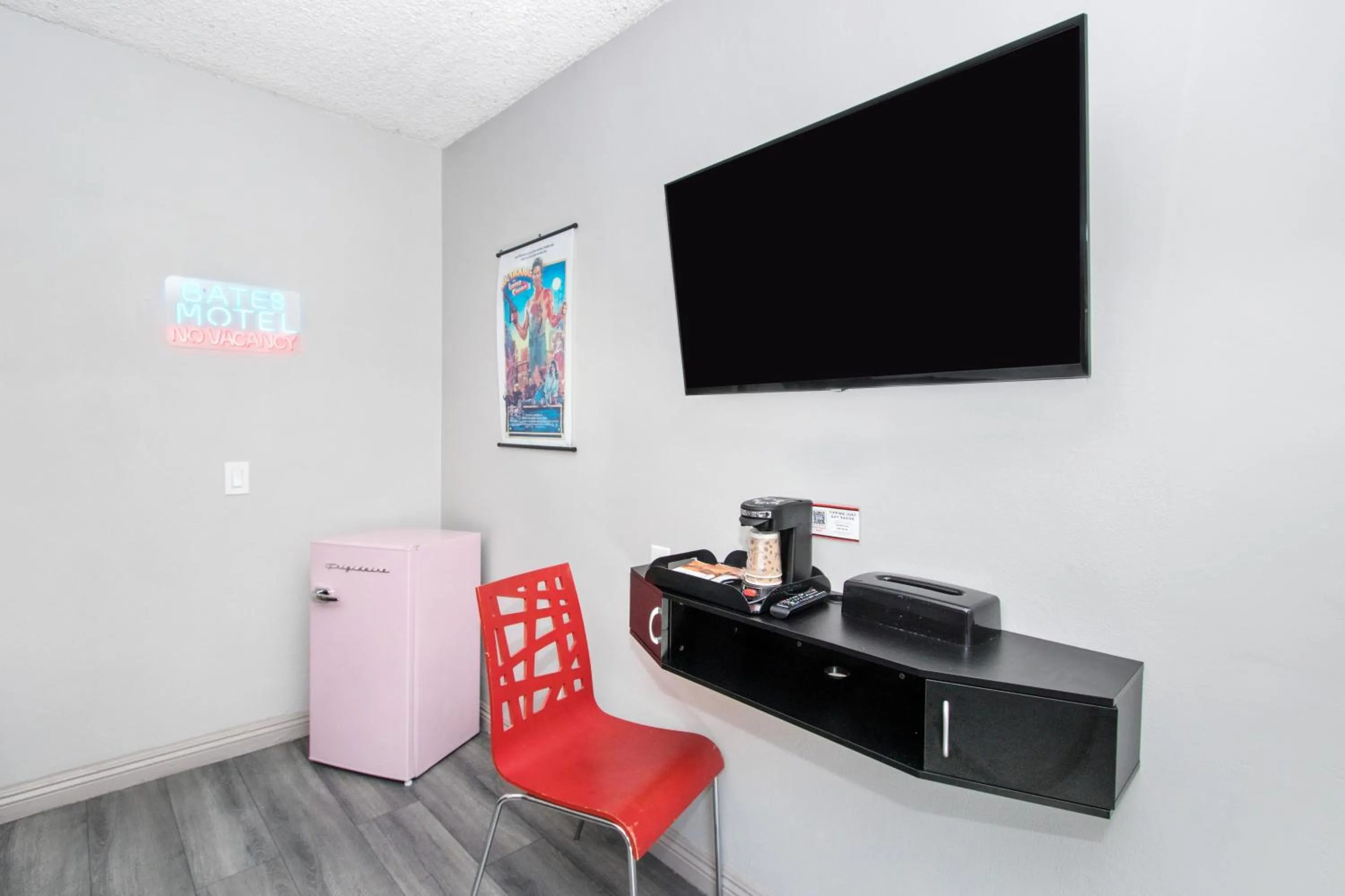 Coffee/tea facilities in Royal Pagoda Motel Dodger Stadium