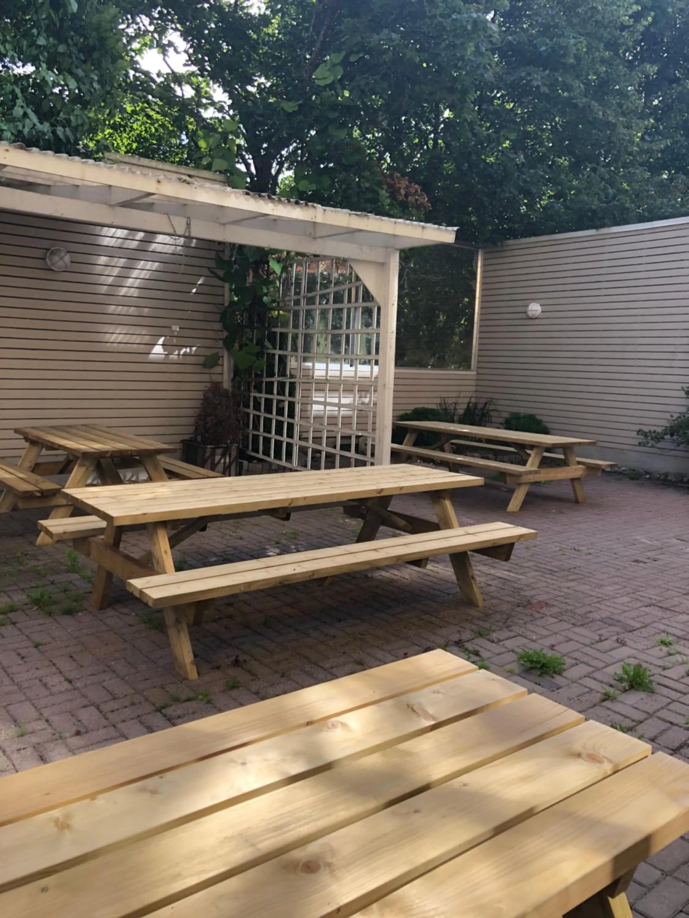 Patio in West Side Hotel