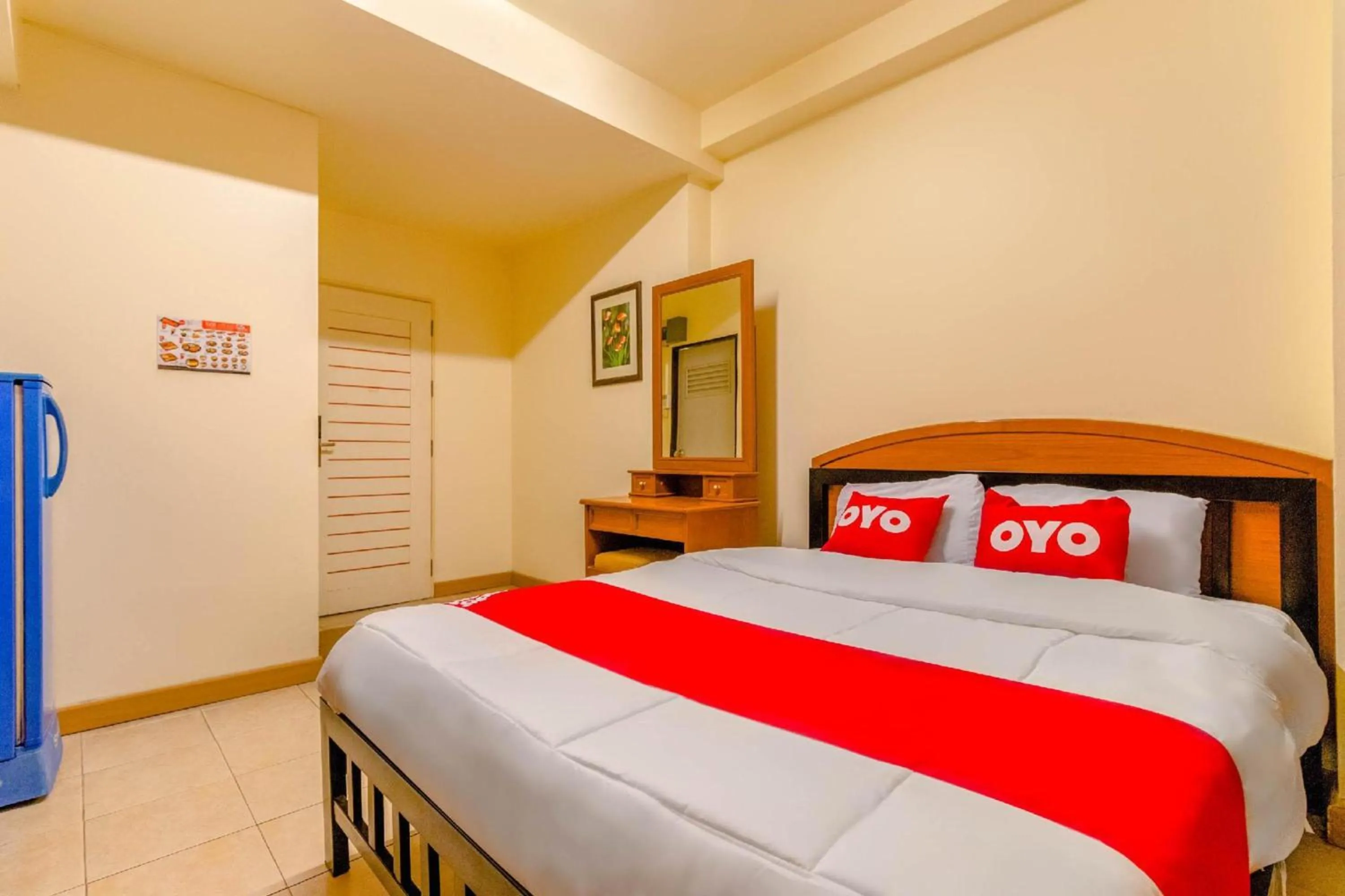 Bedroom, Bed in OYO 583 Sweethome Guest House