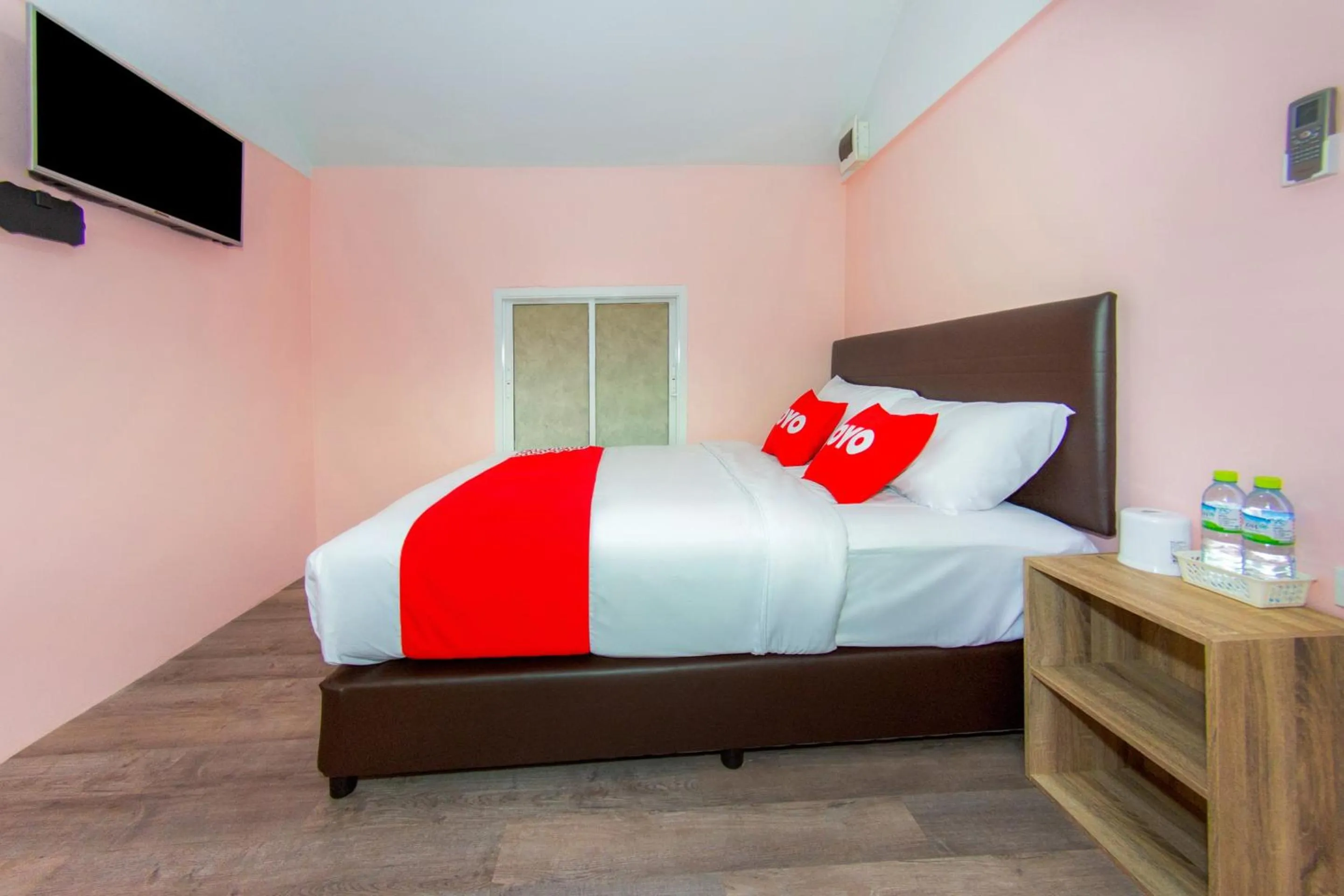 Bedroom, Bed in OYO 578 PJ Resort And Snooker Club
