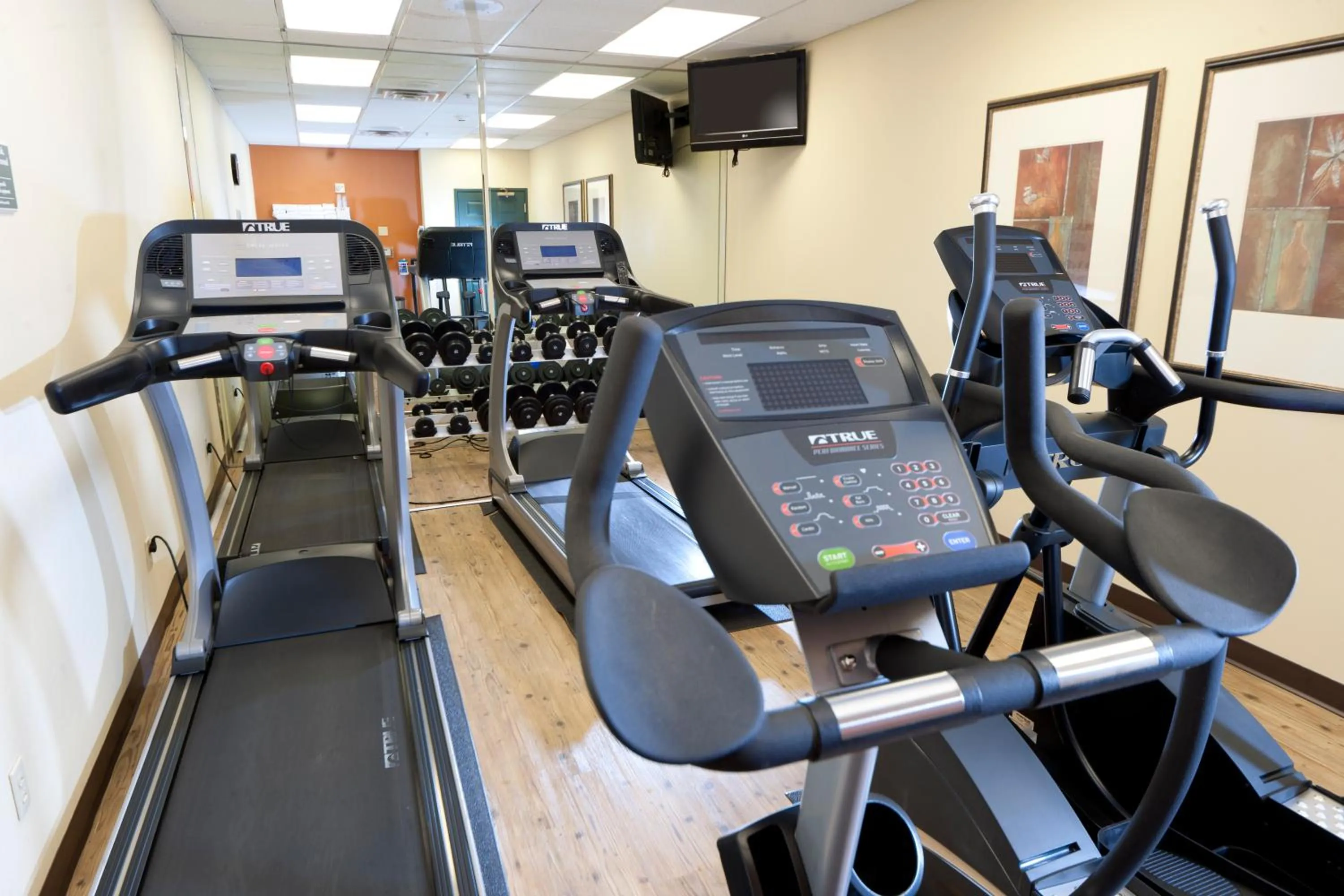 Fitness centre/facilities in Radisson Hotel Phoenix Airport