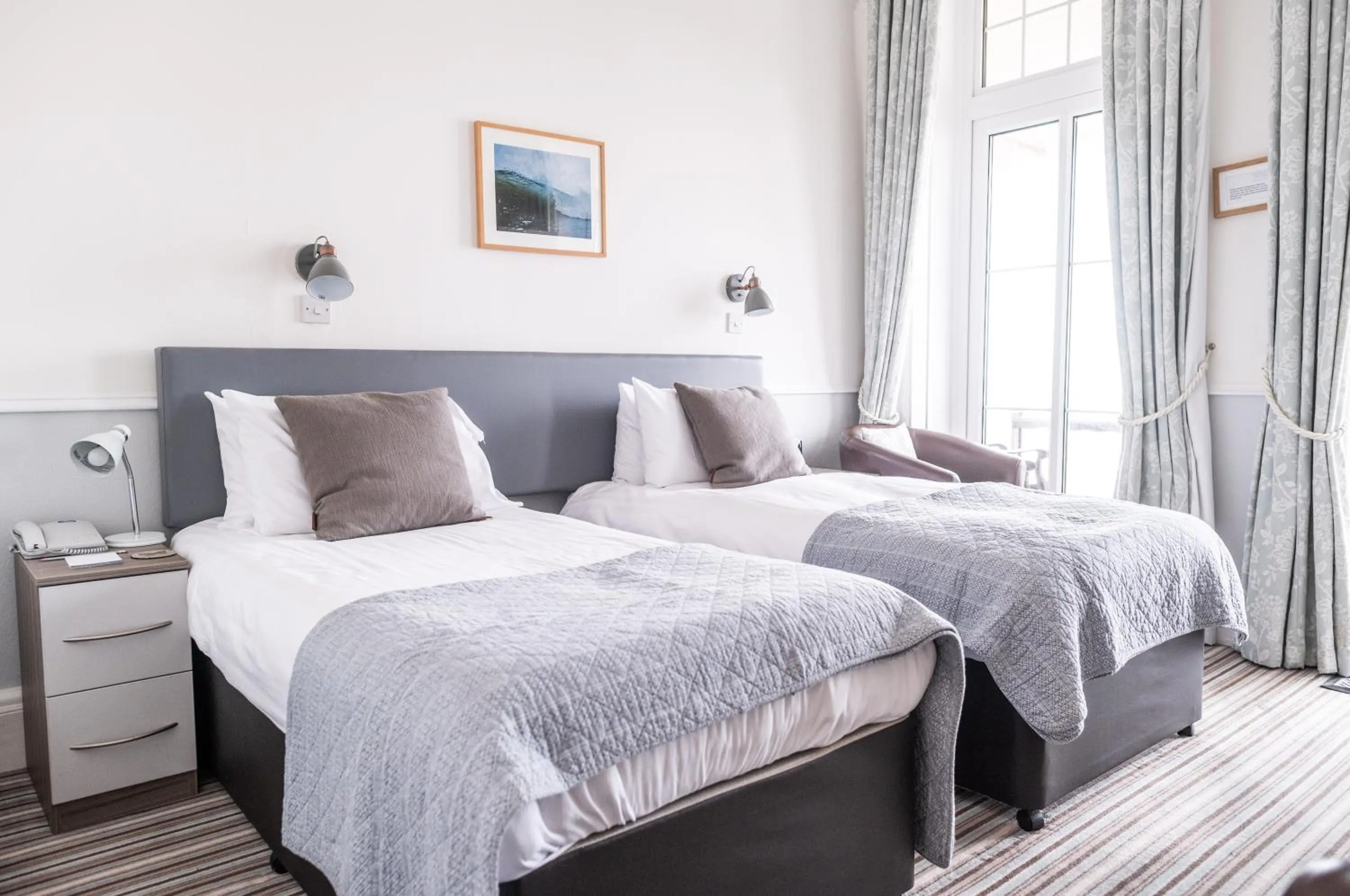 Bed in The Kingswood Hotel