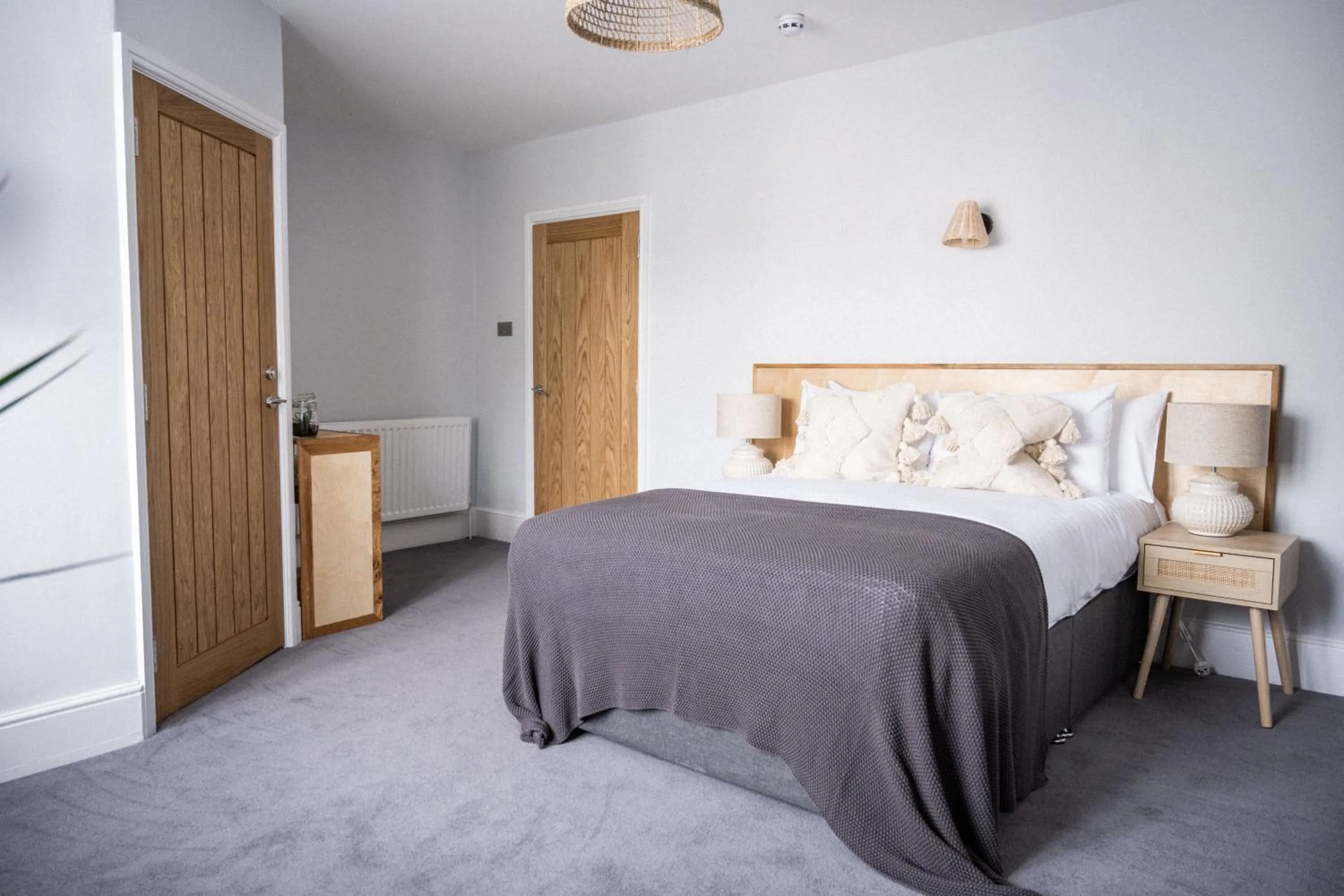 Bed in The Kingswood Hotel