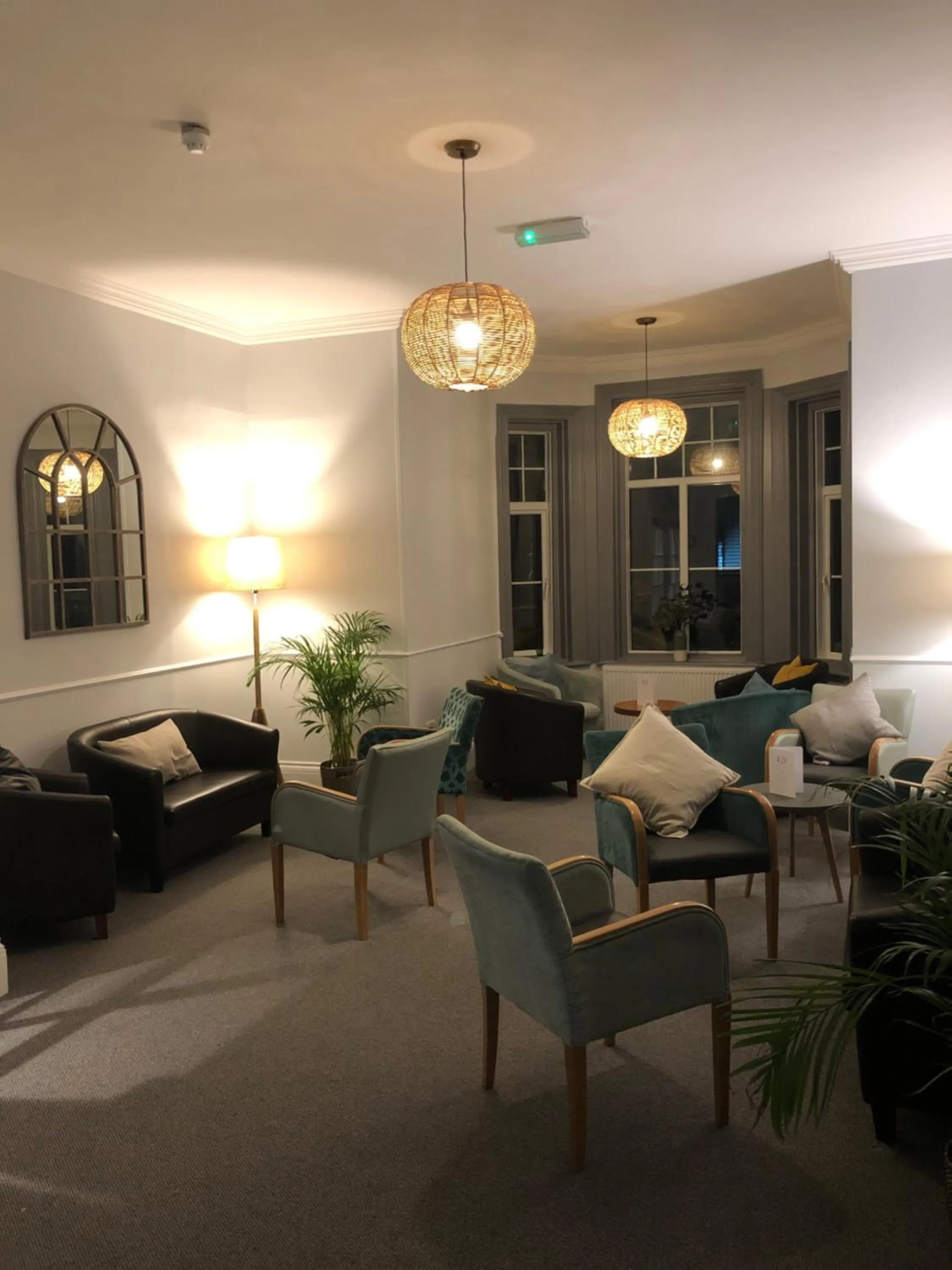 Lounge or bar in The Kingswood Hotel