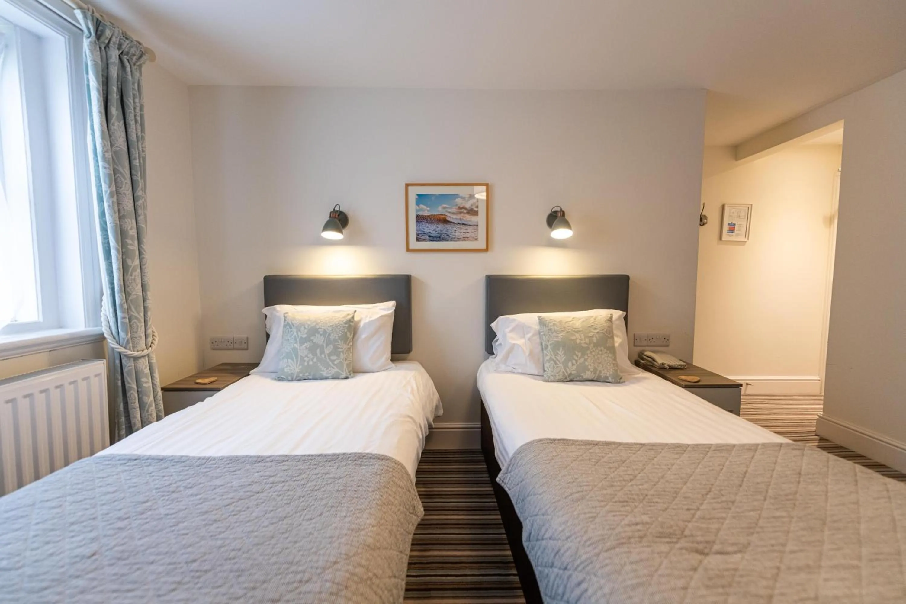 Bedroom, Bed in The Kingswood Hotel