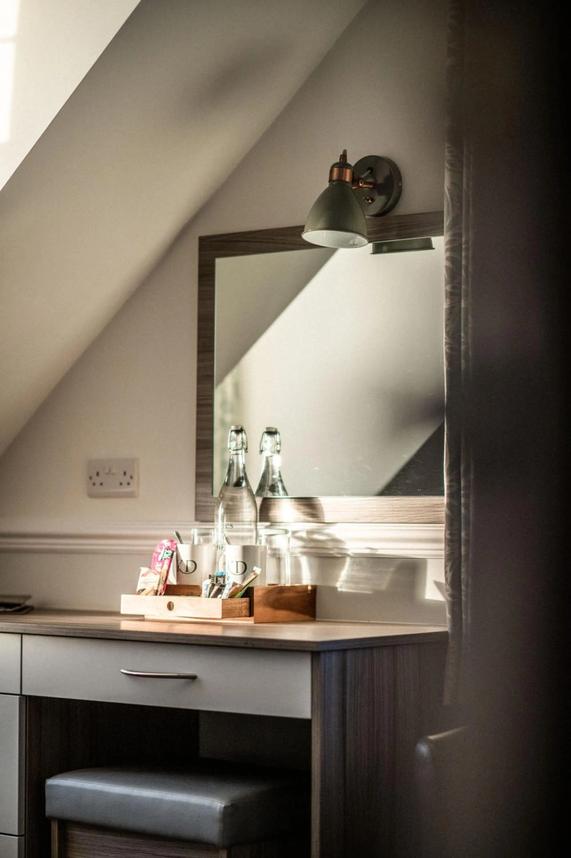 Coffee/tea facilities in The Kingswood Hotel