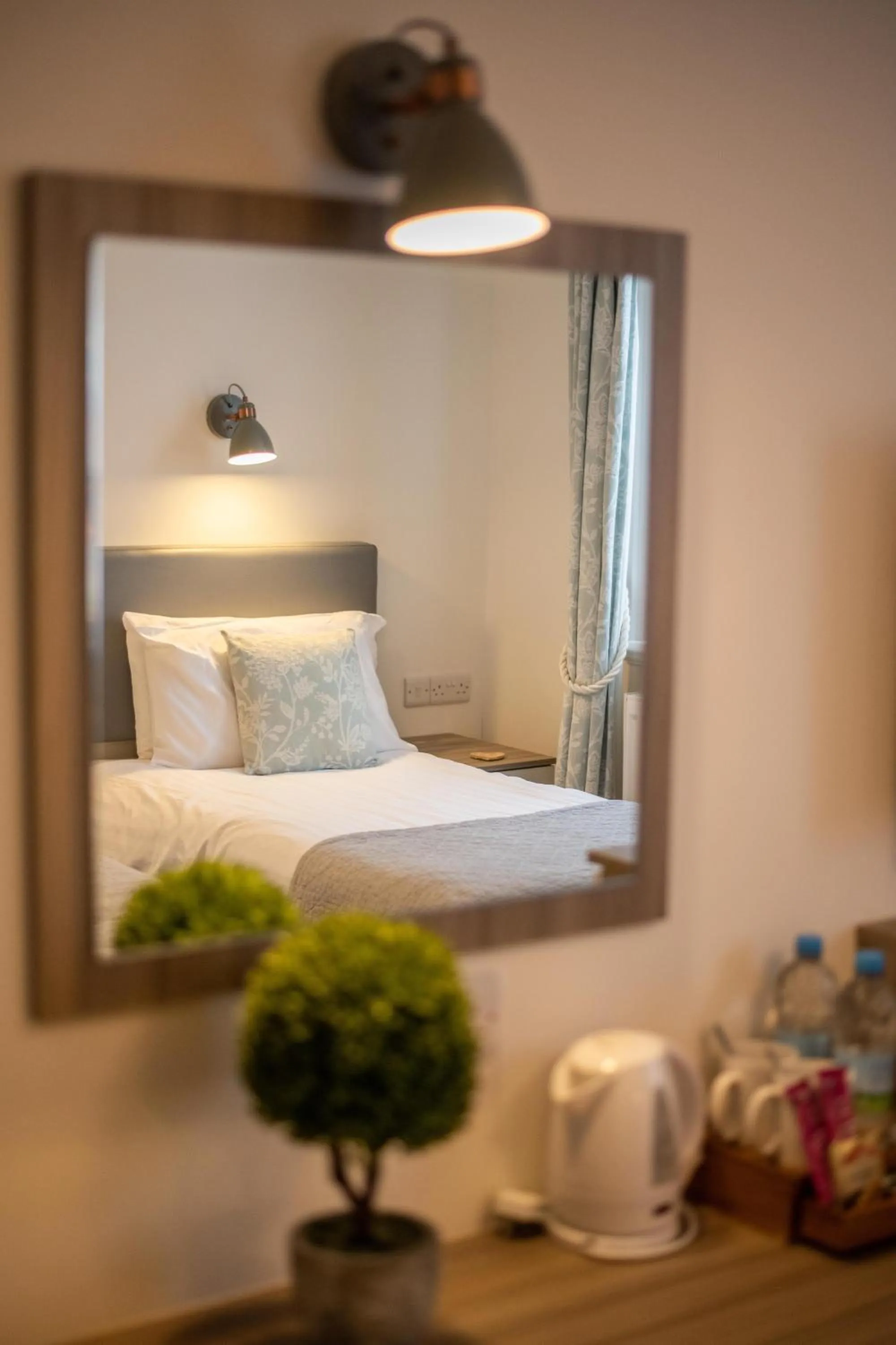 Bed in The Kingswood Hotel