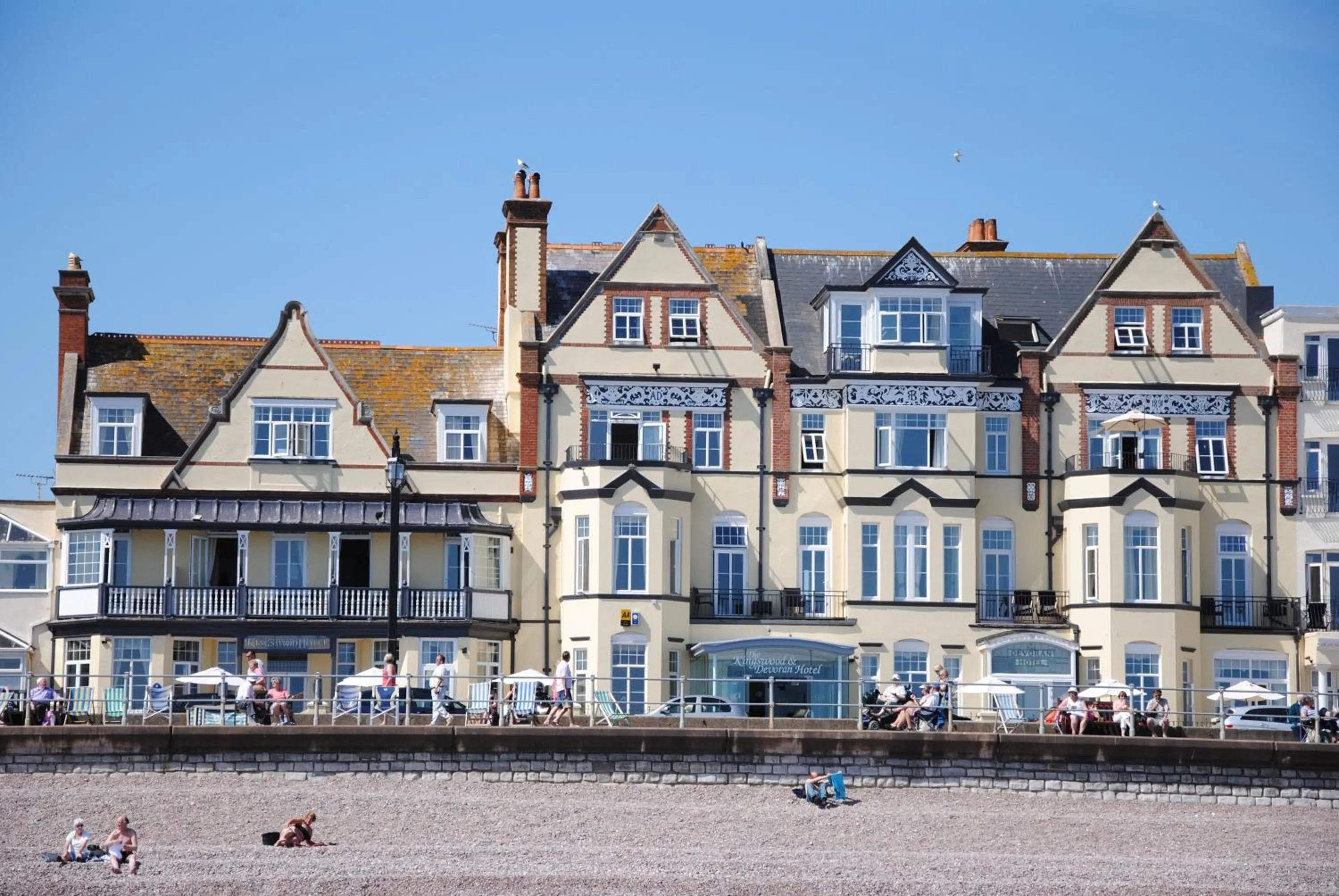 Facade/entrance in The Kingswood Hotel