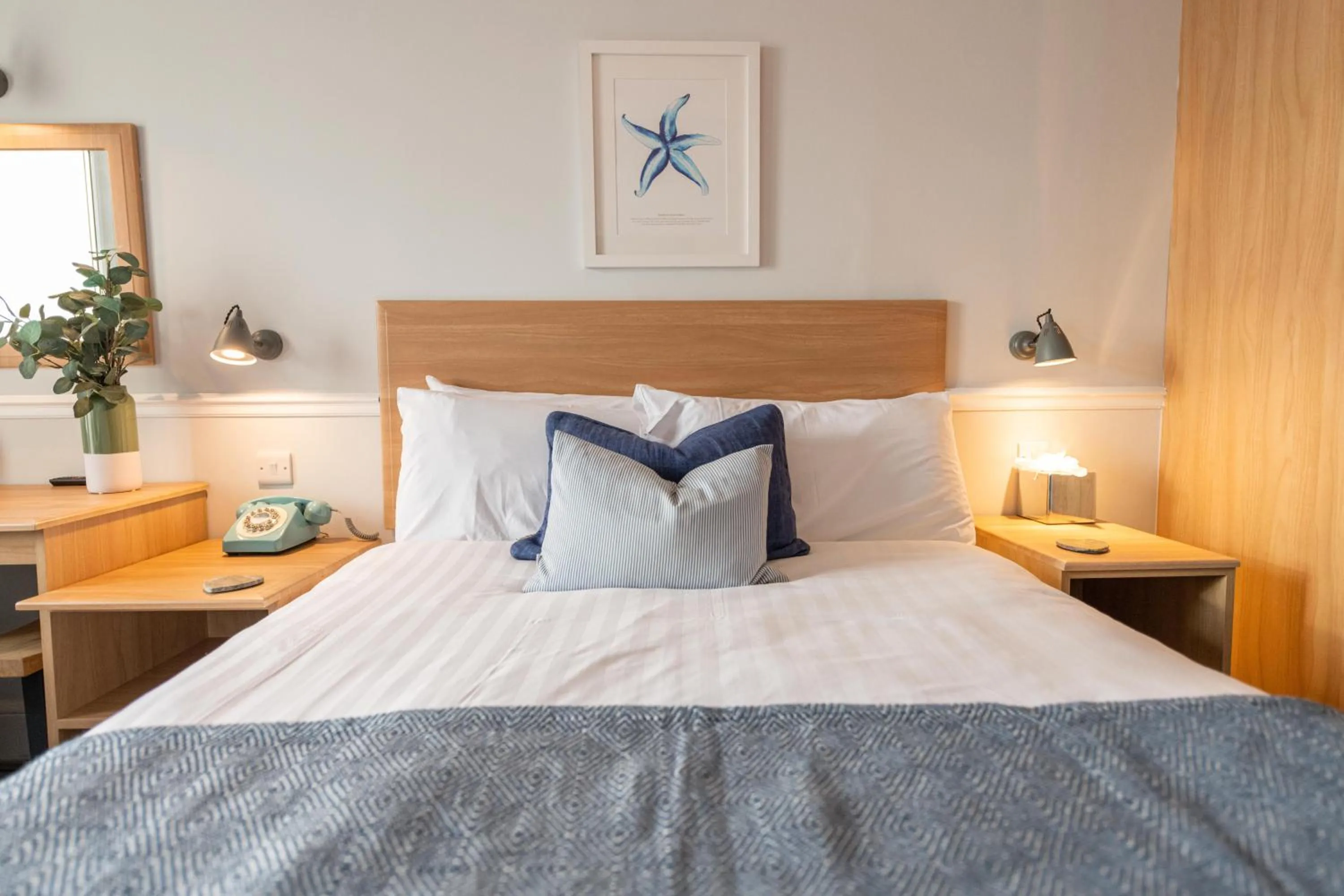 Bedroom, Bed in The Kingswood Hotel