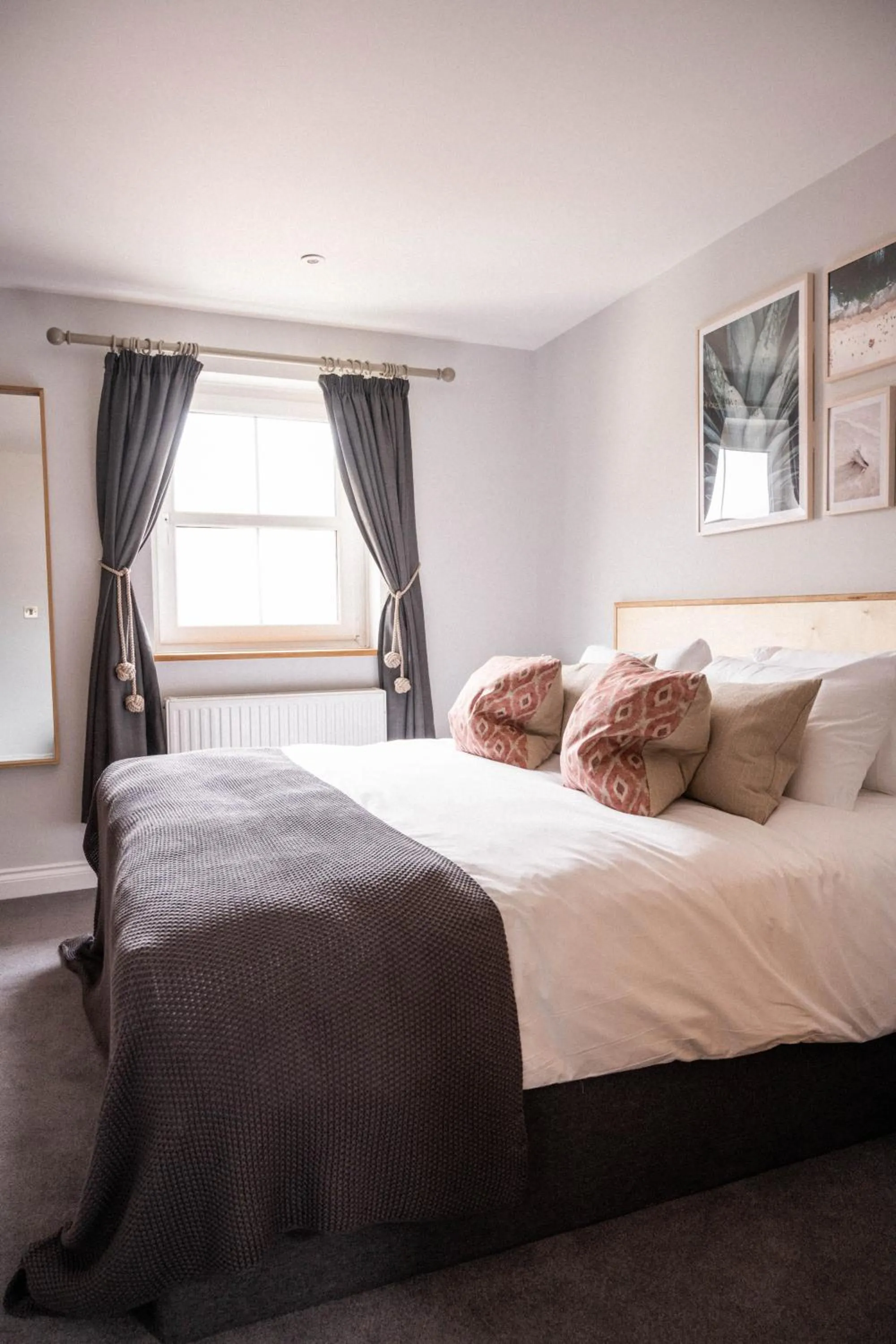 Bed in The Kingswood Hotel