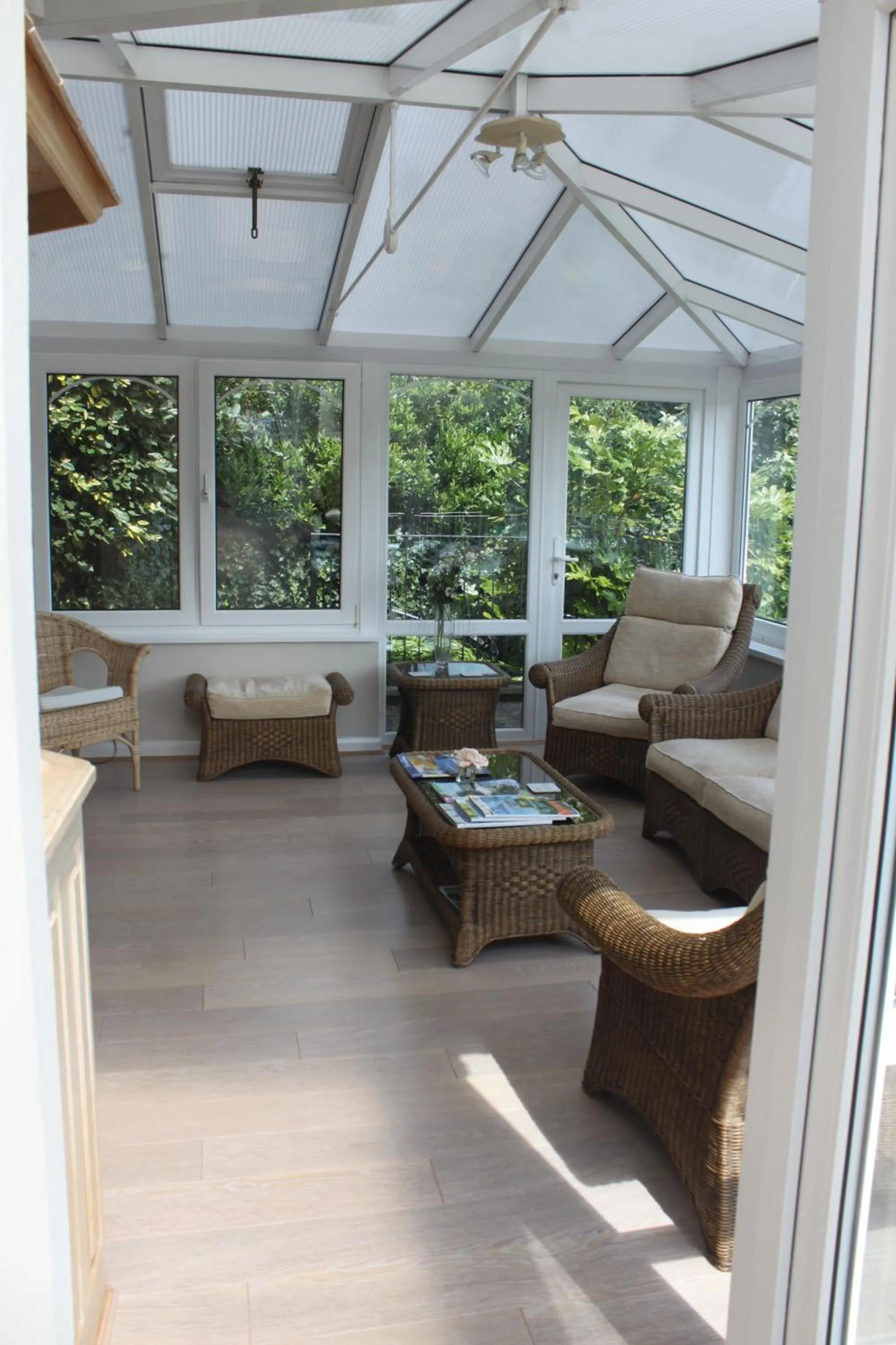 Lounge or bar in The Long Range