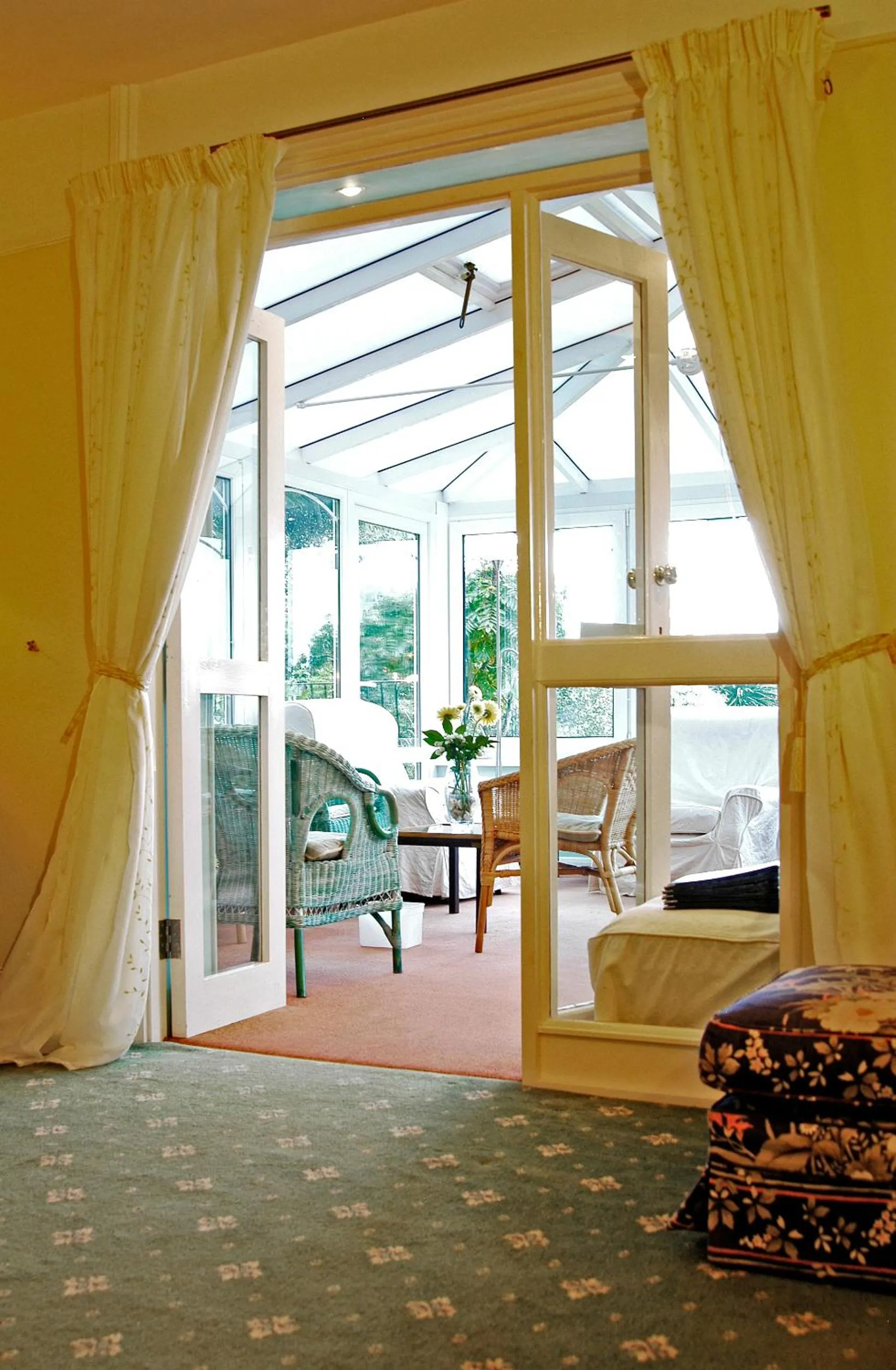 Lounge or bar in The Long Range