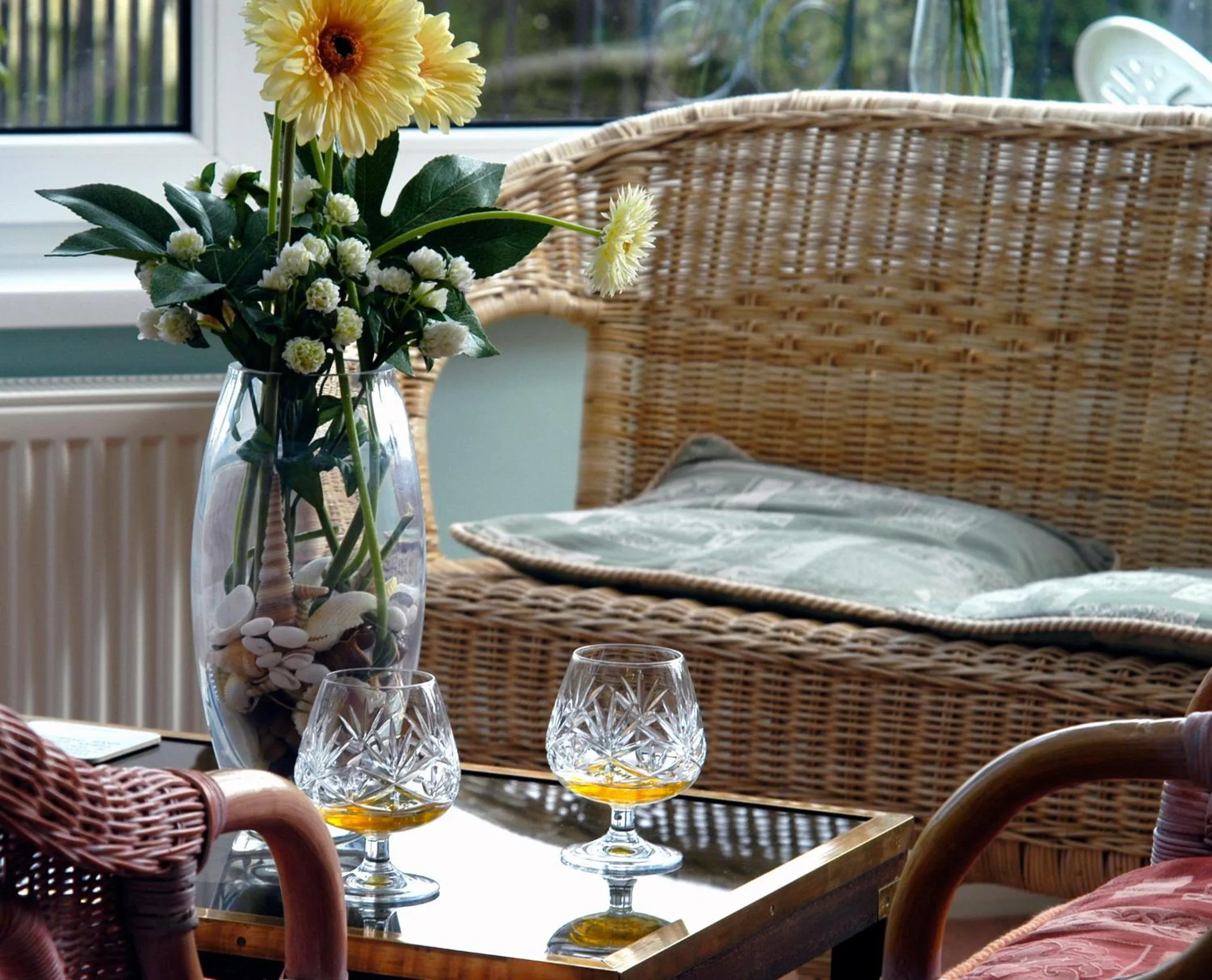 Lounge or bar in The Long Range