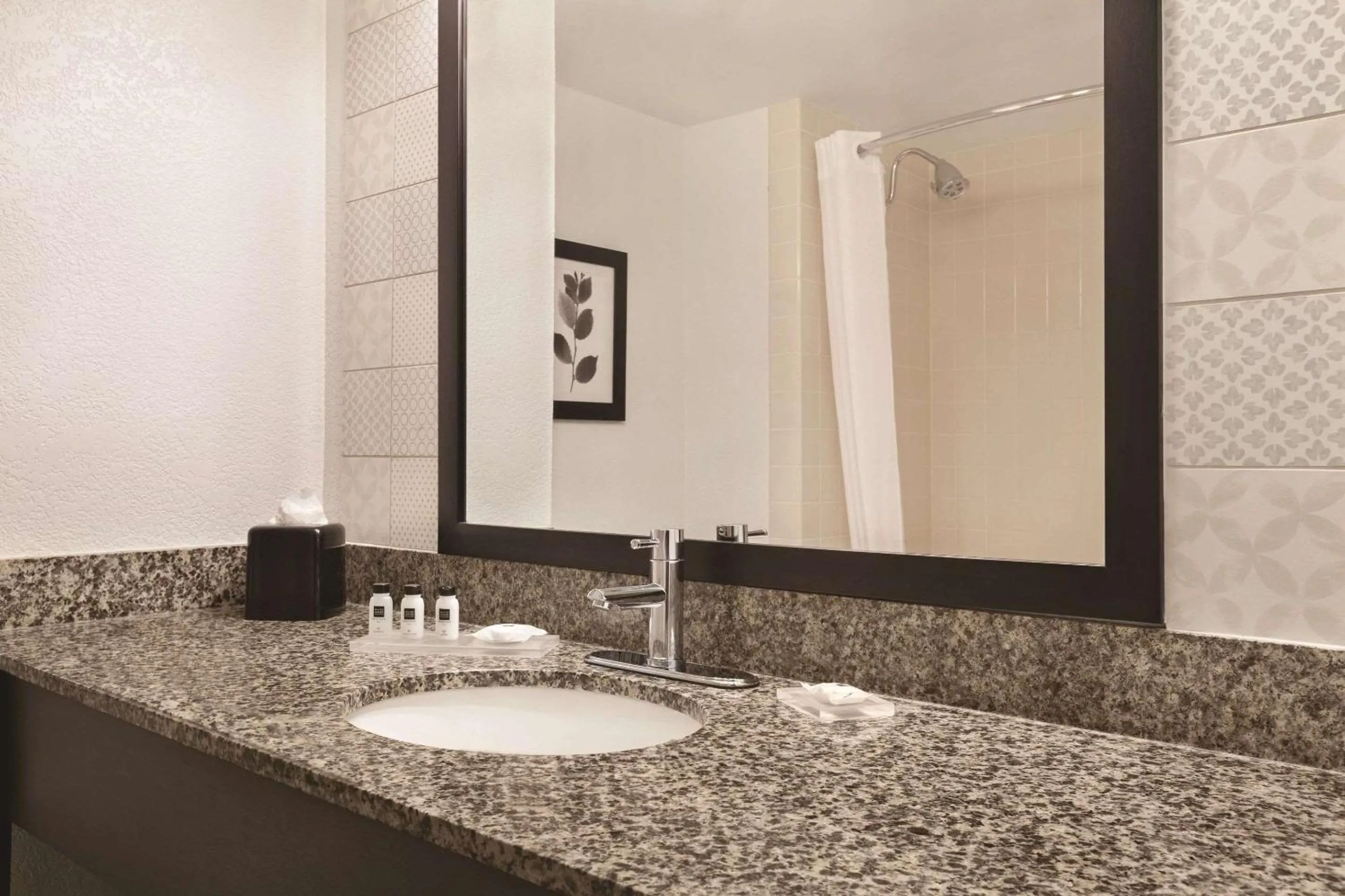 Bathroom in Country Inn & Suites by Radisson, San Diego North, CA