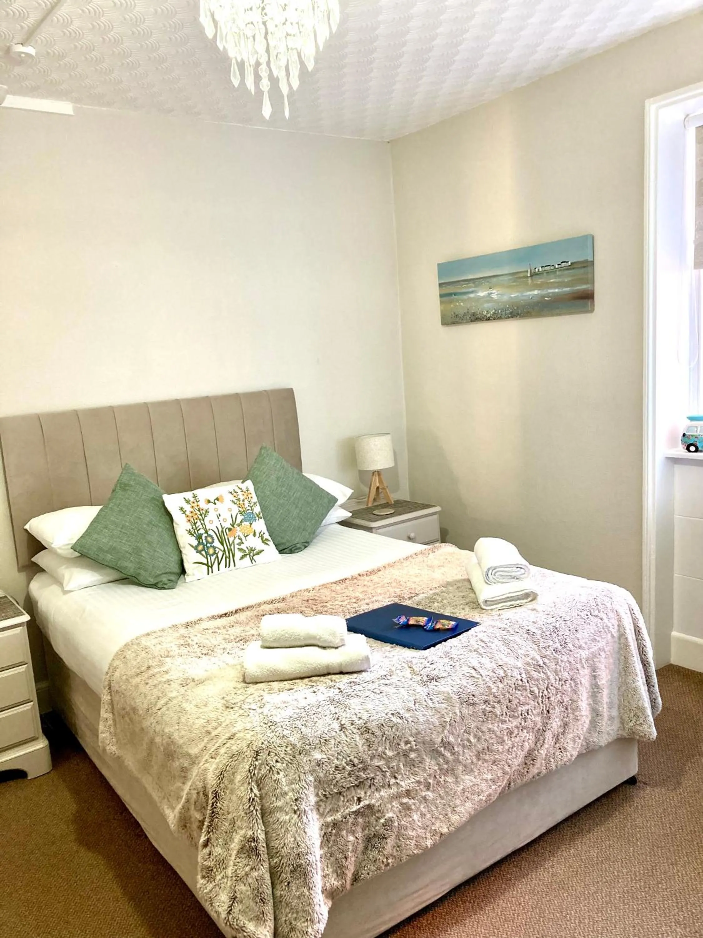 Bedroom, Bed in The Mayfair