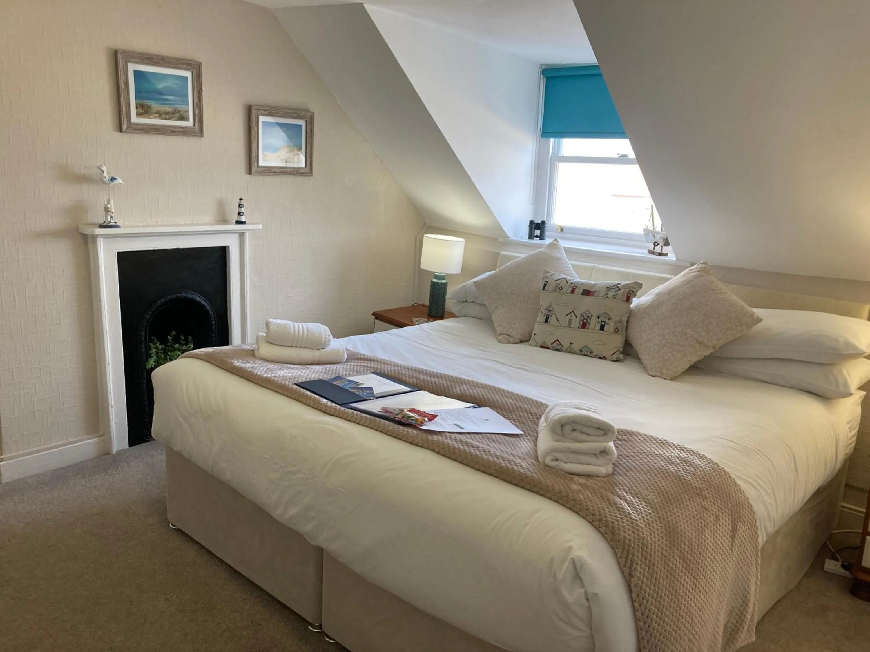 Bedroom, Bed in The Mayfair