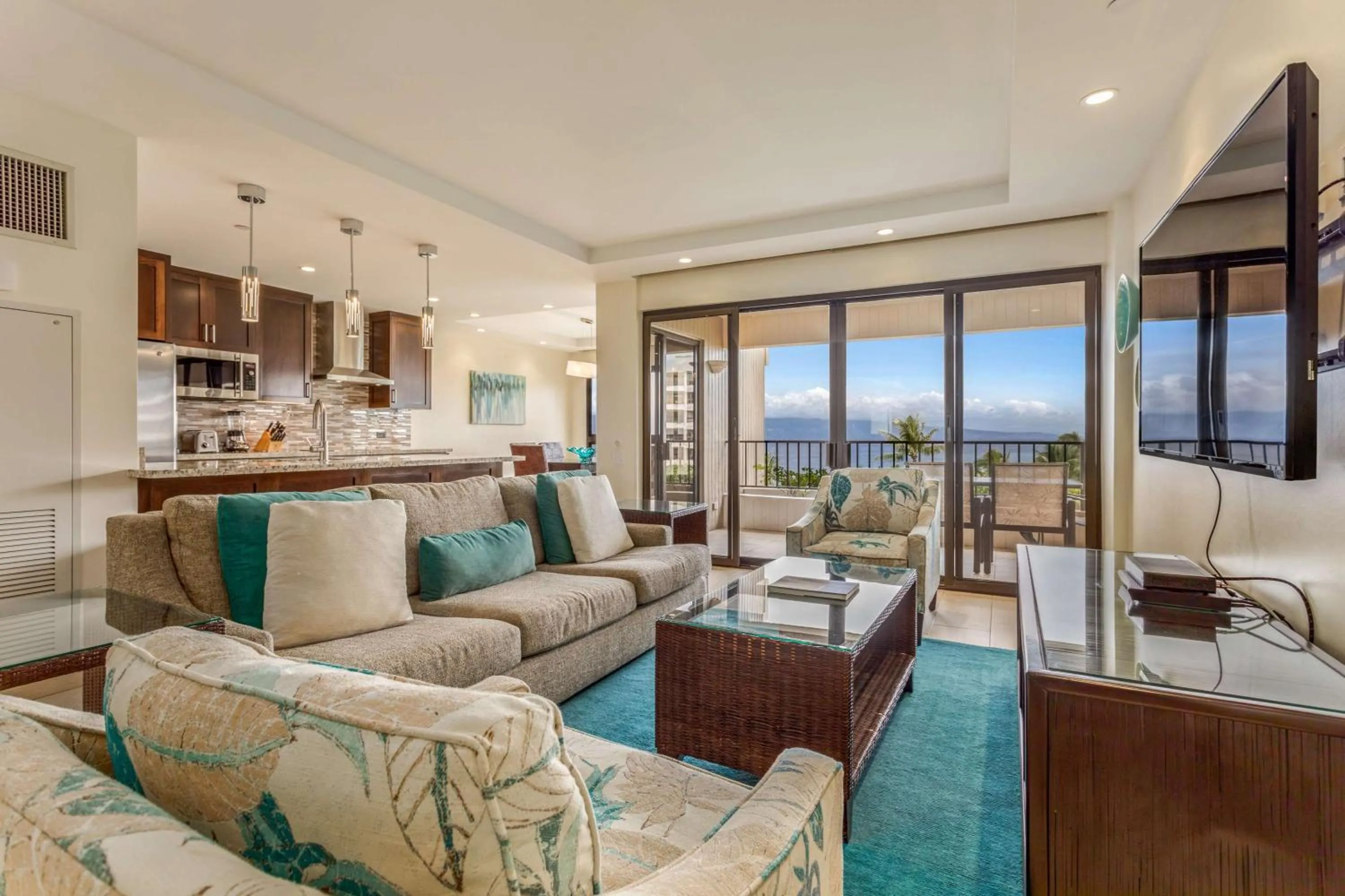 Photo of the whole room in Kaanapali Alii