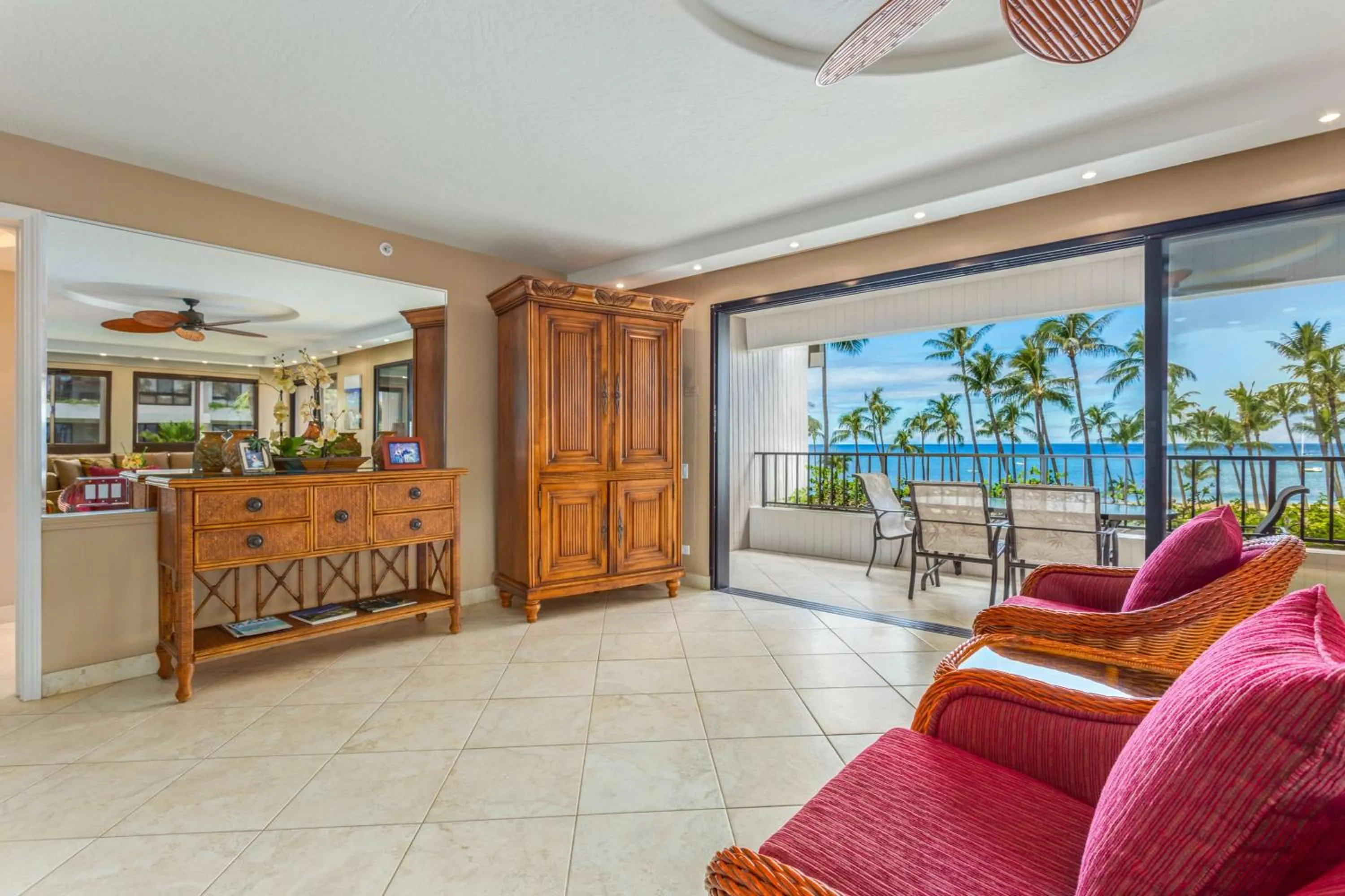 Photo of the whole room in Kaanapali Alii