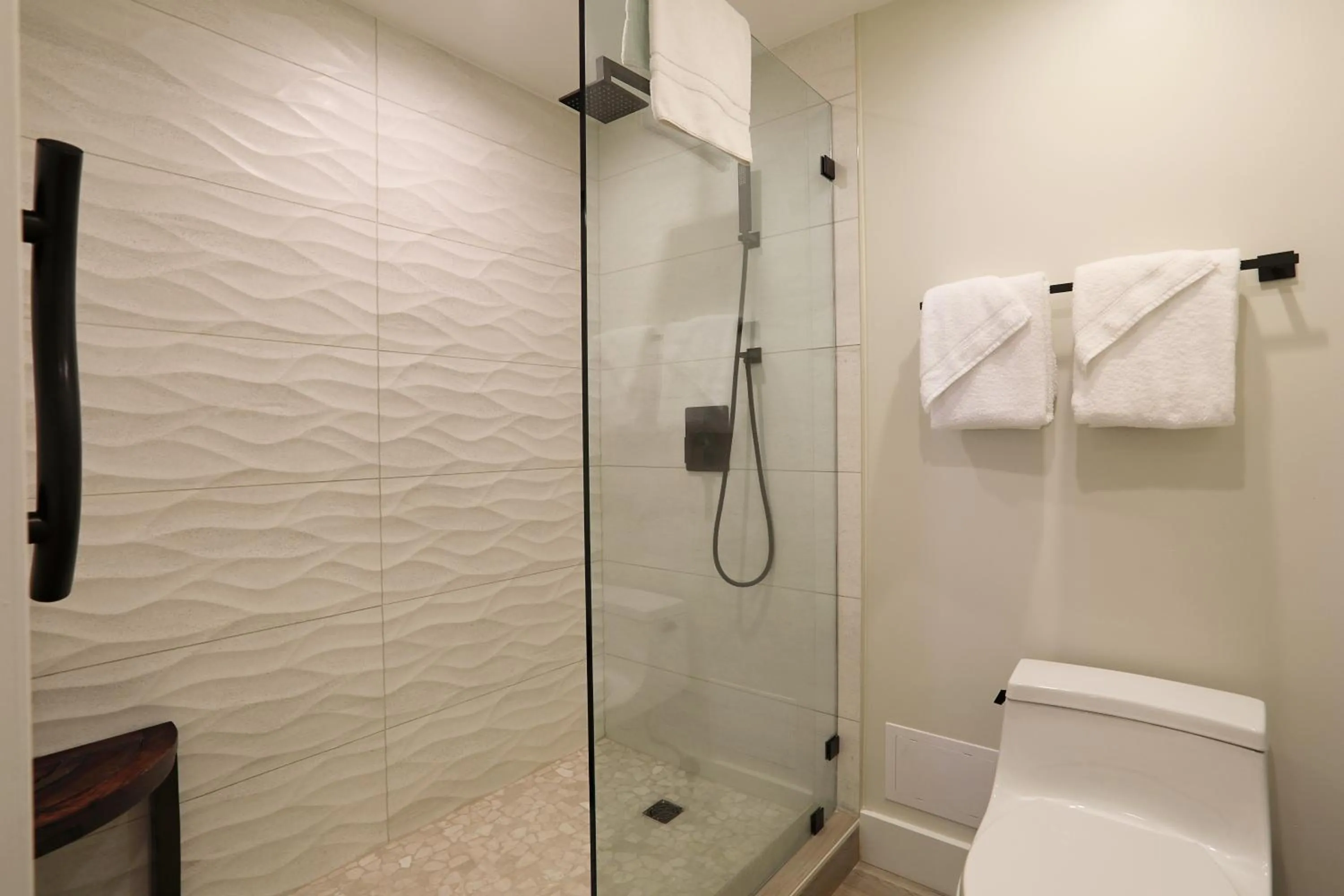 Bathroom in Kaanapali Alii