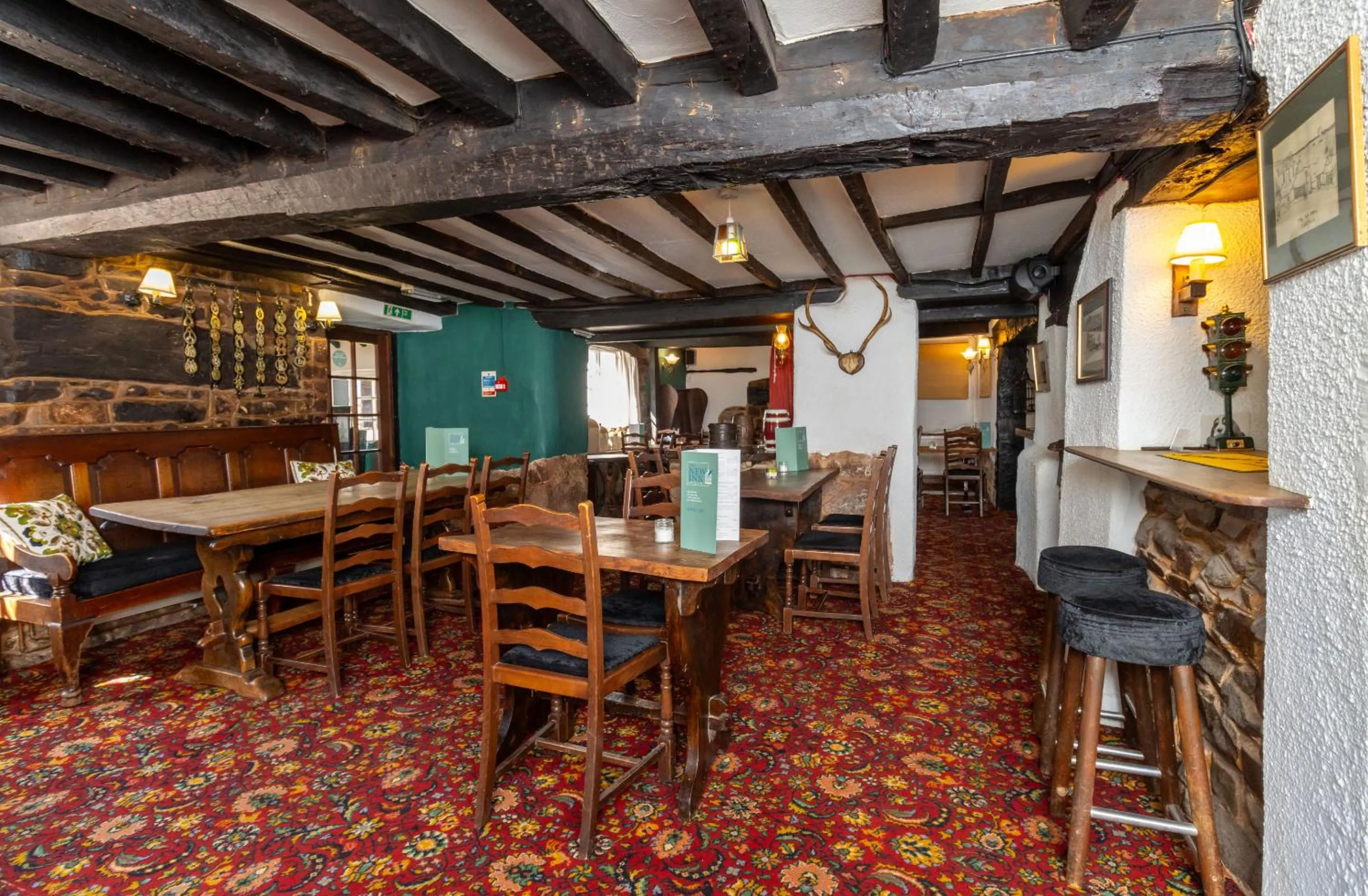 Lounge or bar in New Inn