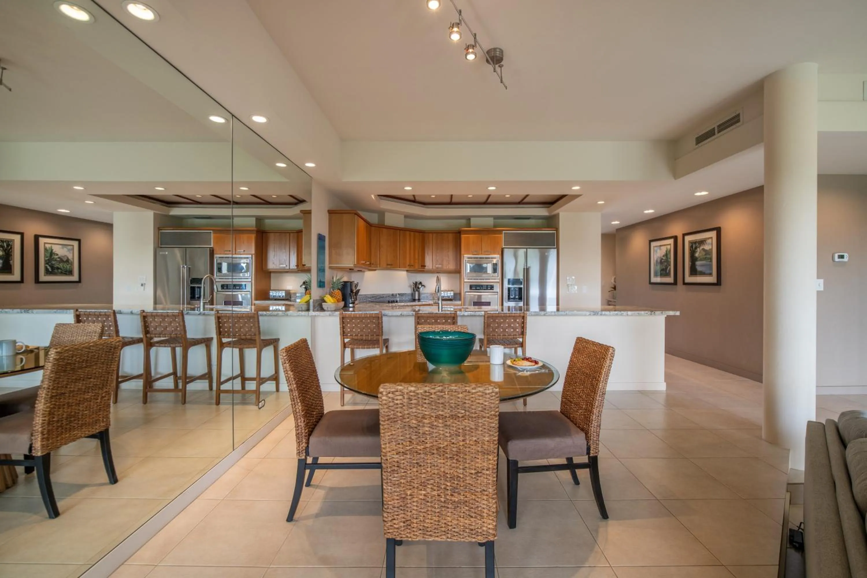 Dining area in Mauna Lani Point