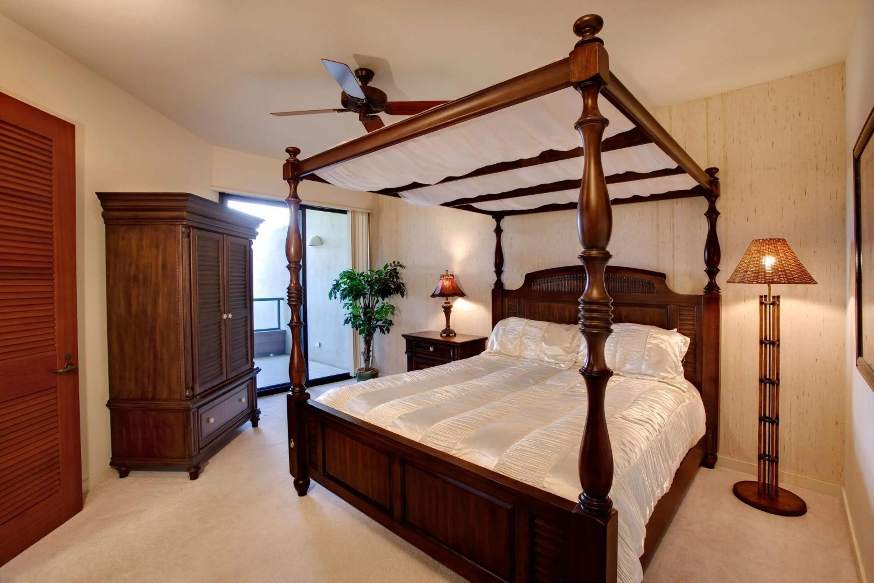 Photo of the whole room in Mauna Lani Point