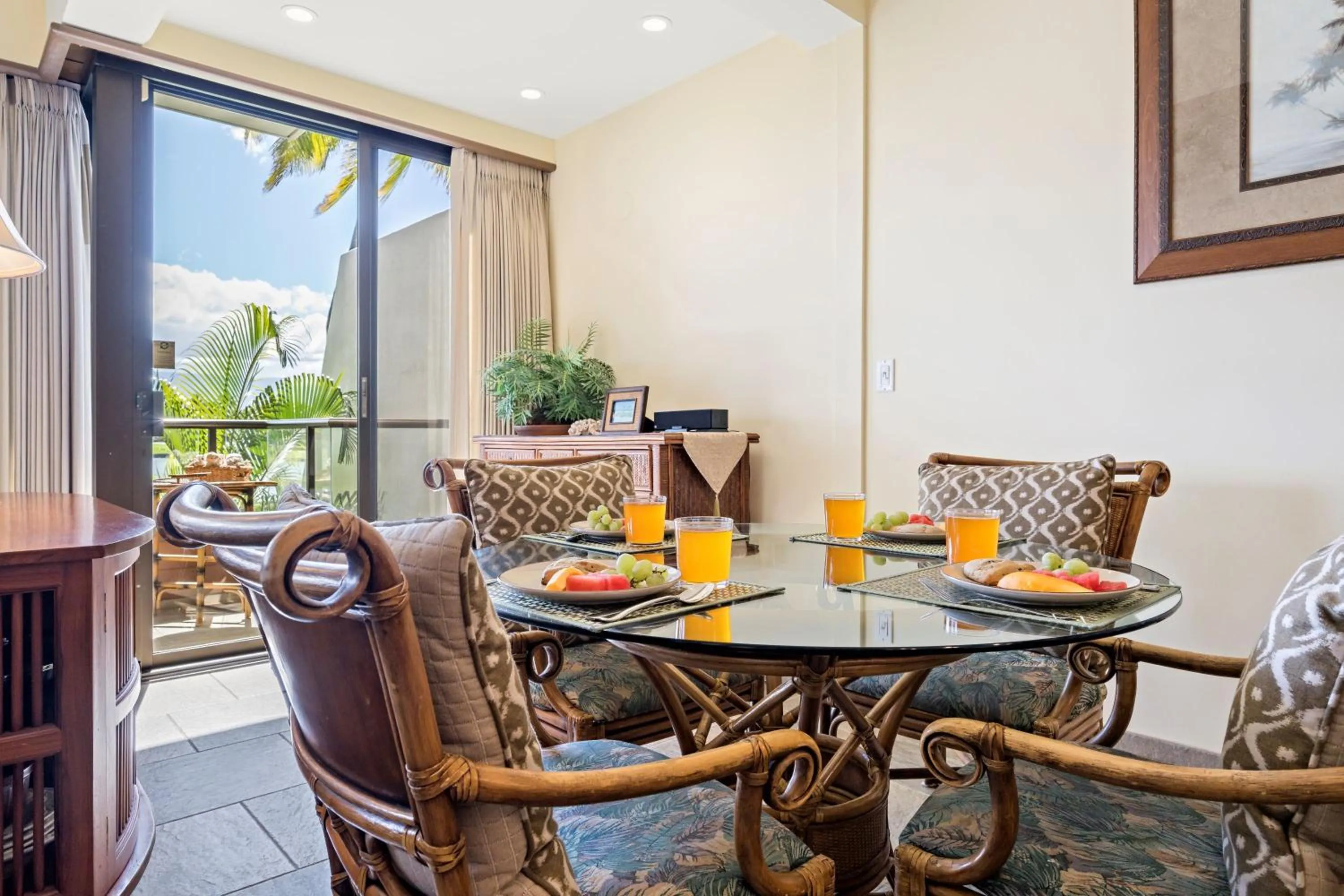 Dining area in Mauna Lani Point