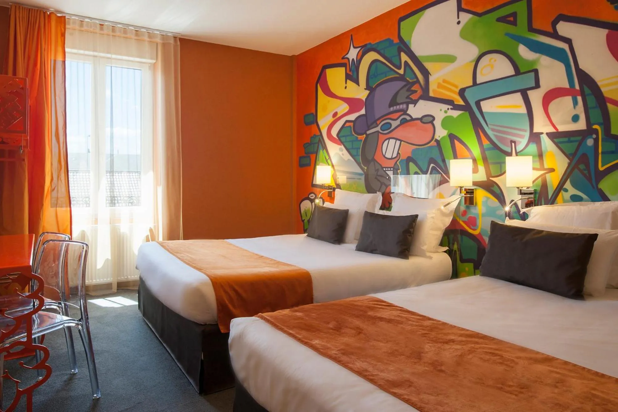 Bed in The Originals Boutique, Hôtel de l'Univers, Montluçon