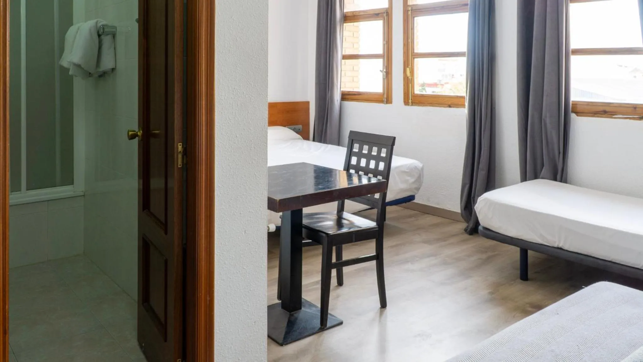 Bed in SunDos Feria Valencia