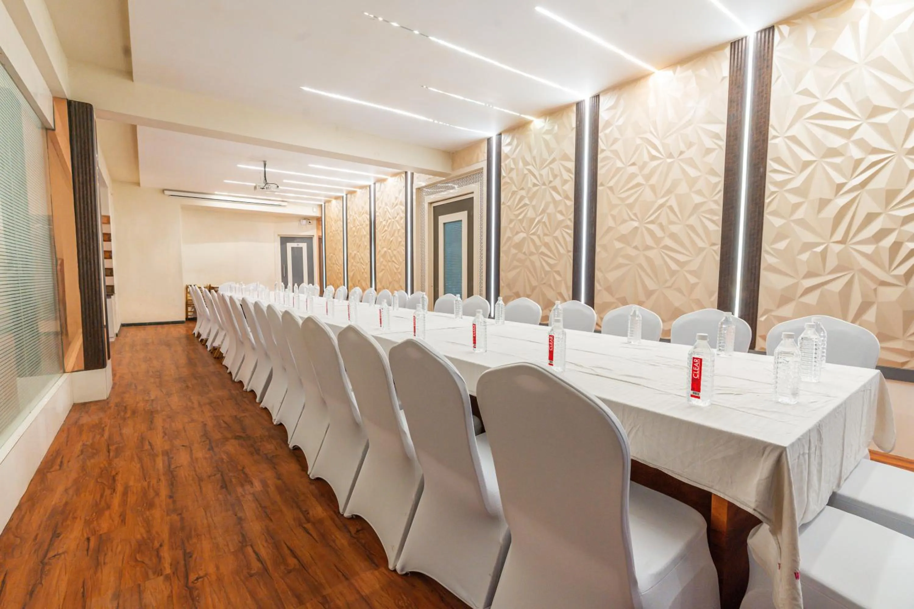 Meeting/conference room in Treebo Westview