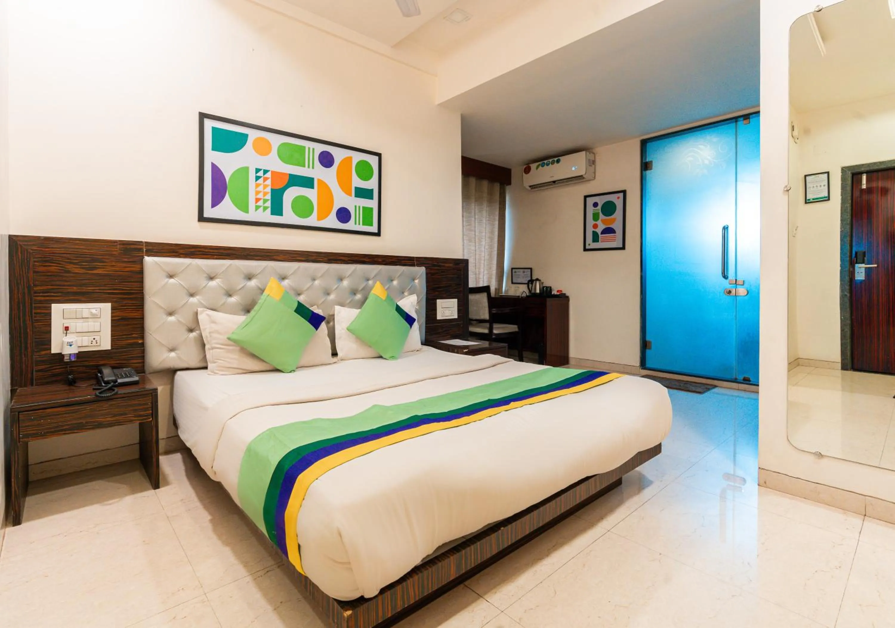 Bedroom, Bed in Treebo Westview