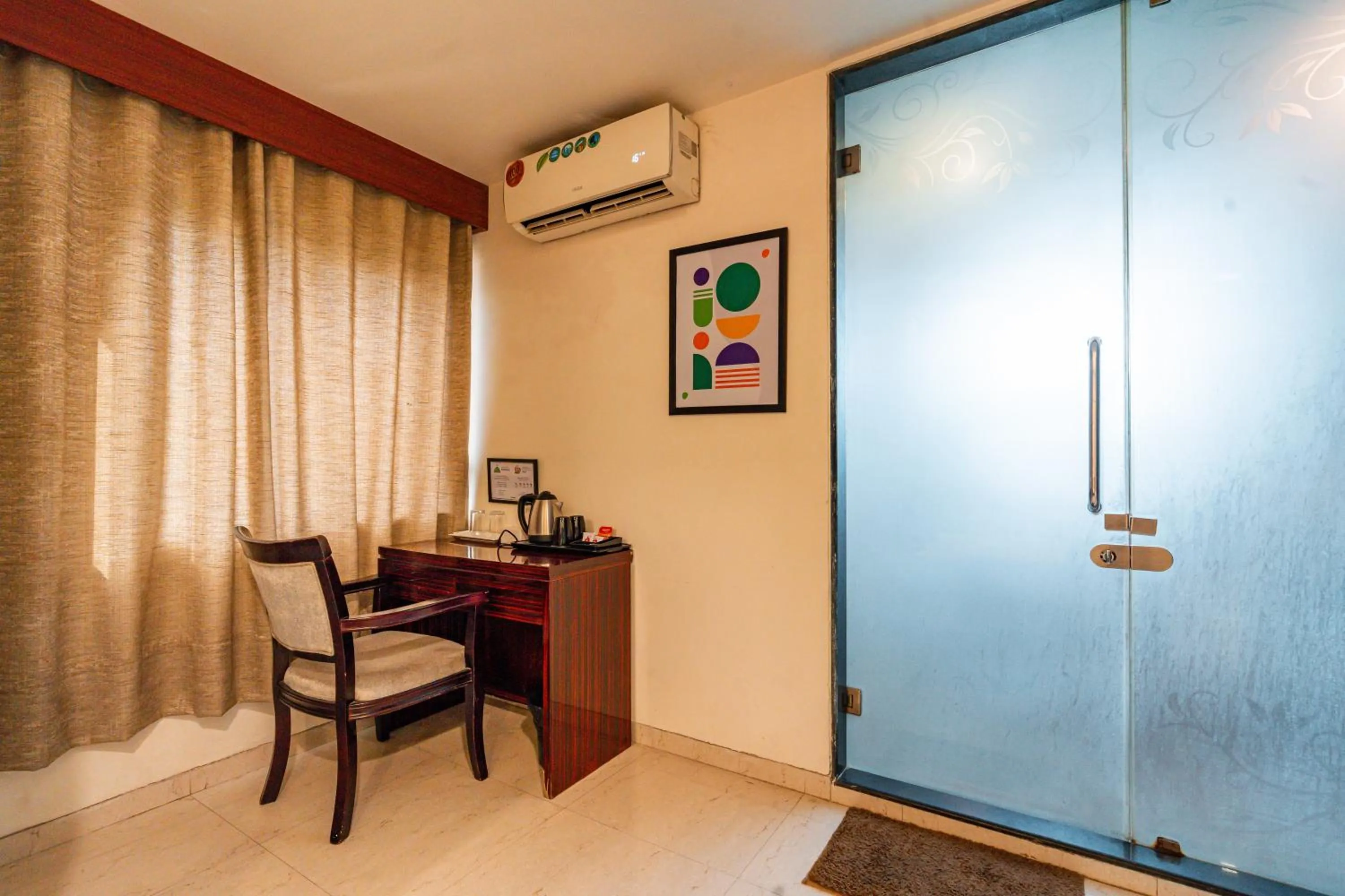 Bedroom in Treebo Westview