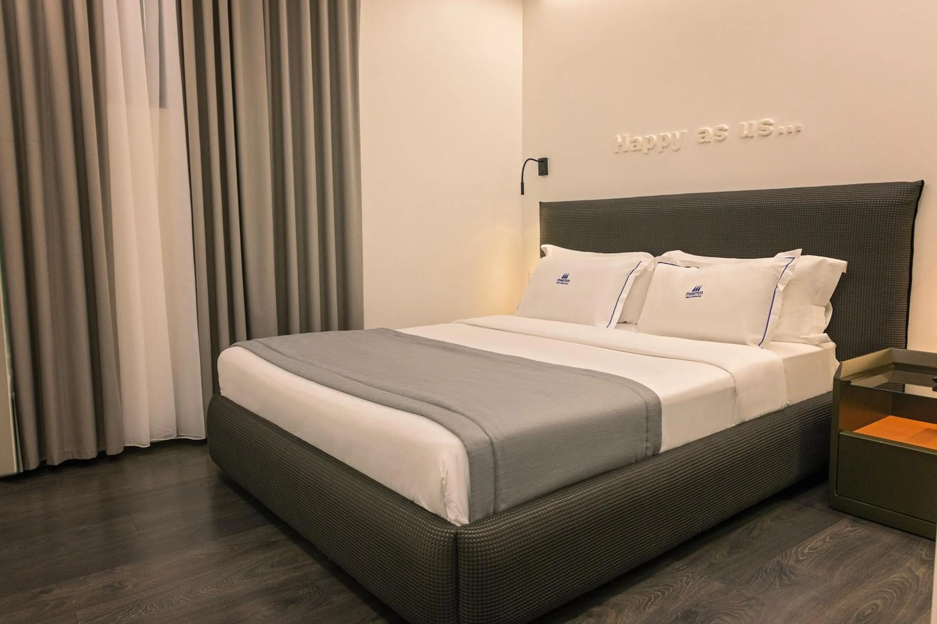 Bed in Maritim Marina Bay Resort SPA & Casino