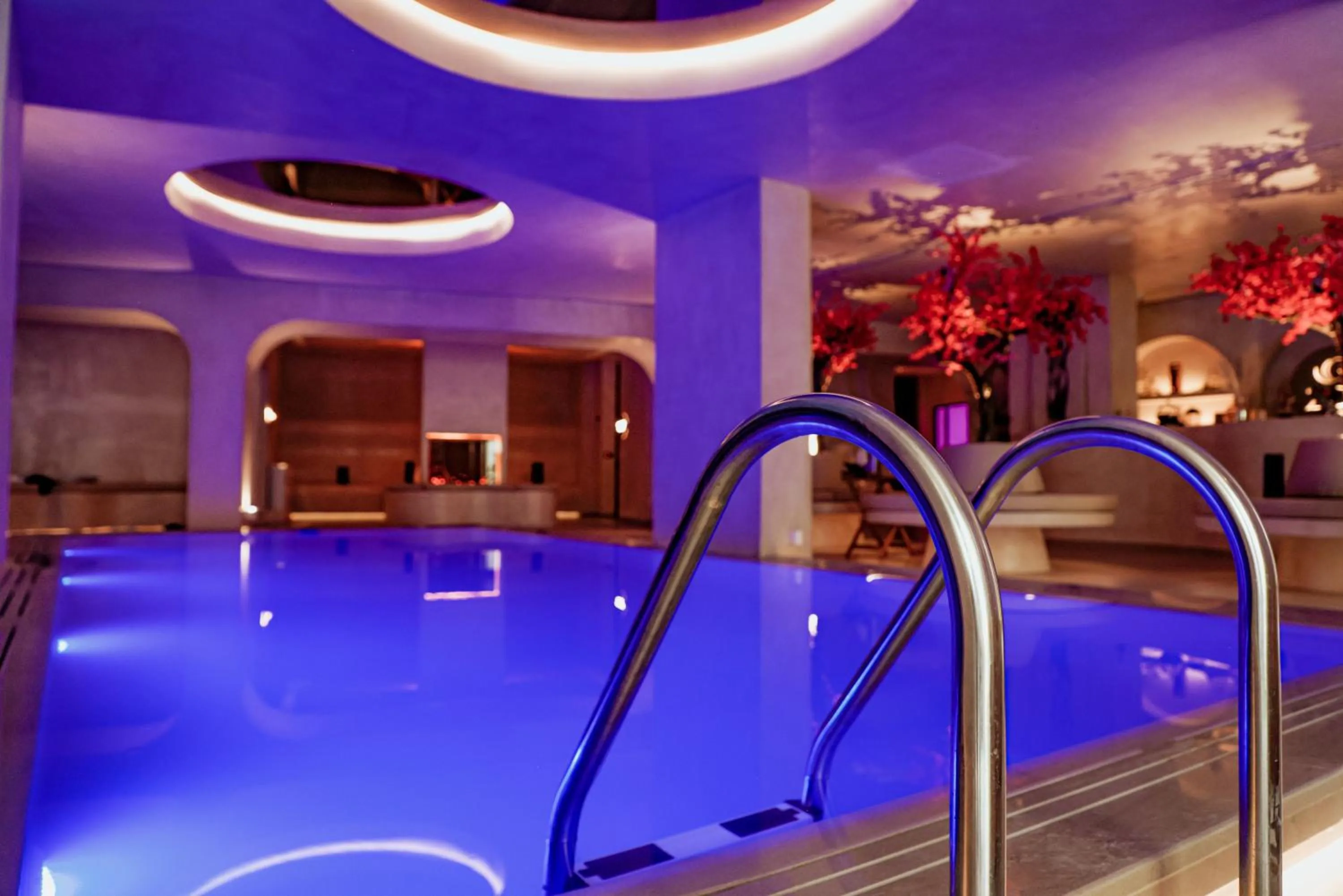 Swimming pool in Maritim Marina Bay Resort SPA & Casino