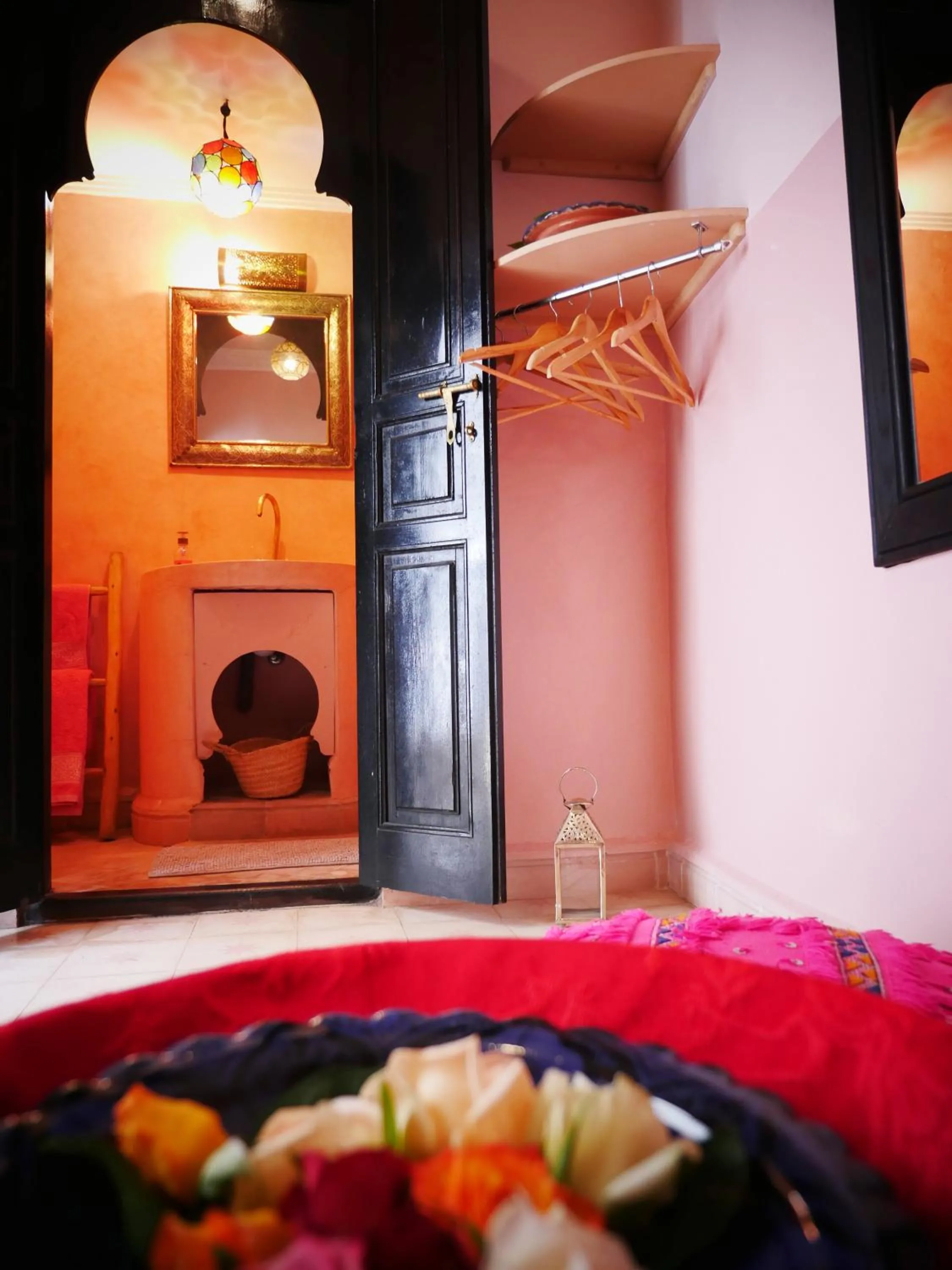 Toilet, Bed in SARDINAS & CHILI