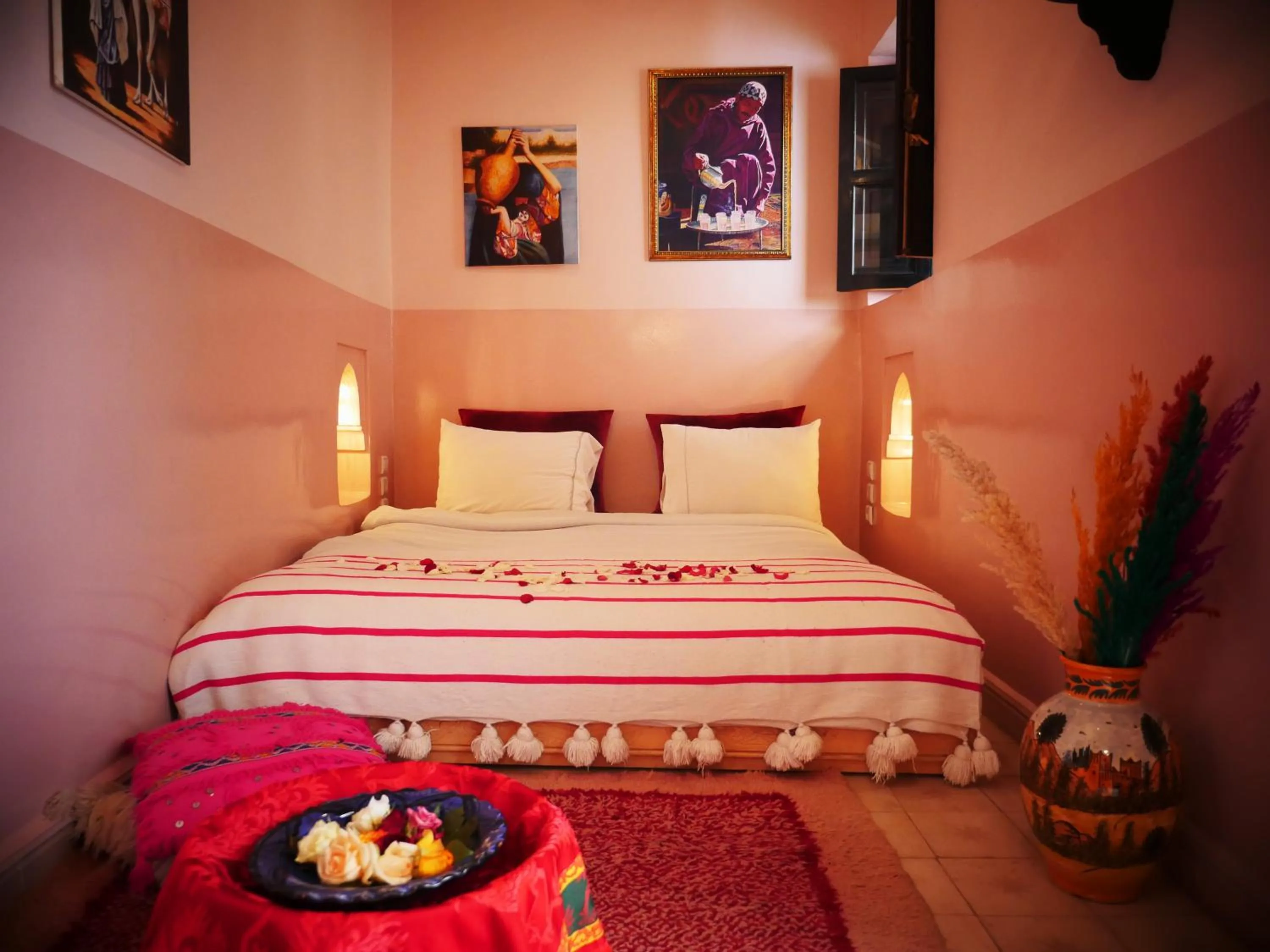 Bed in SARDINAS & CHILI