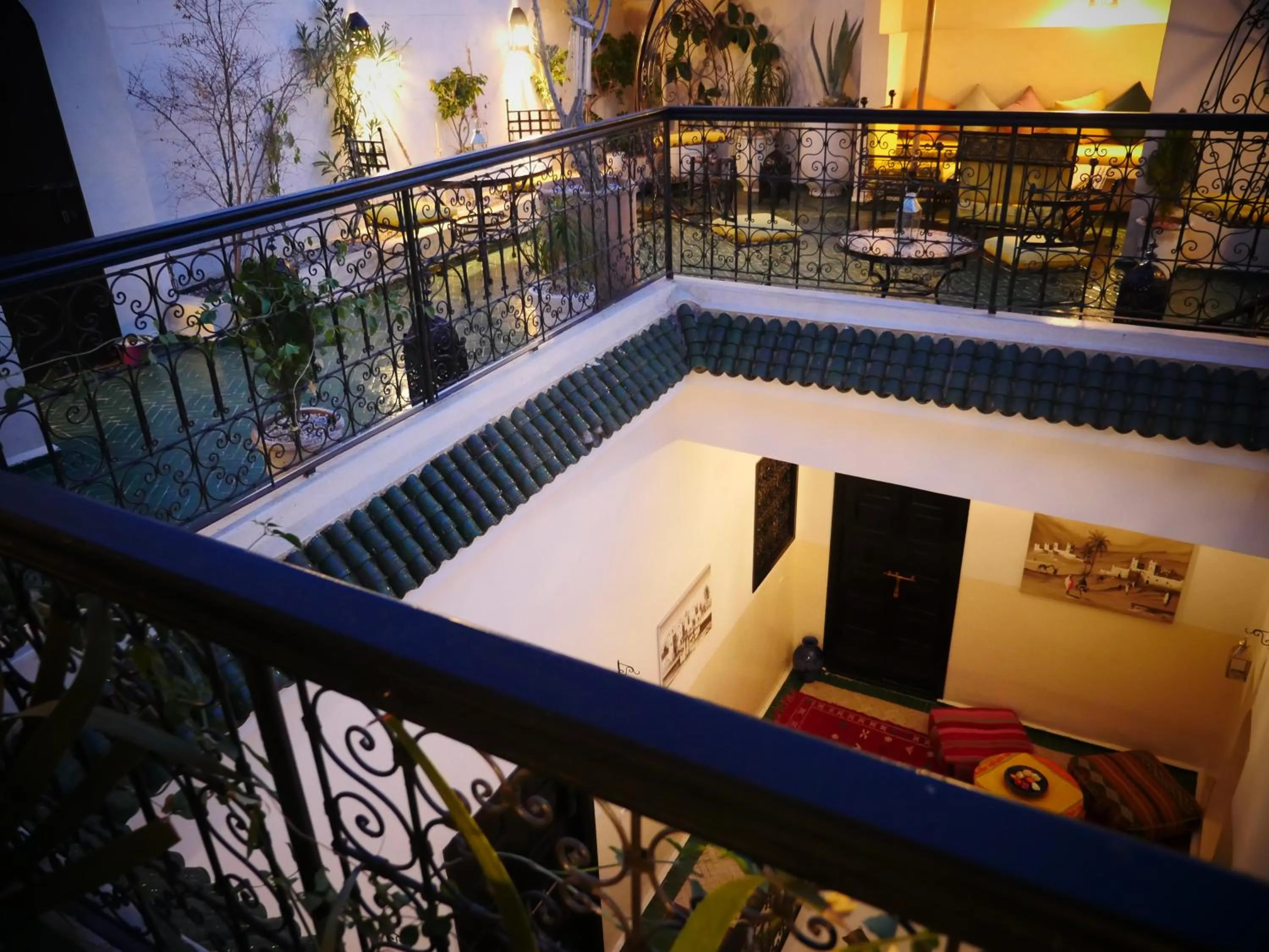 Staff in SARDINAS & CHILI