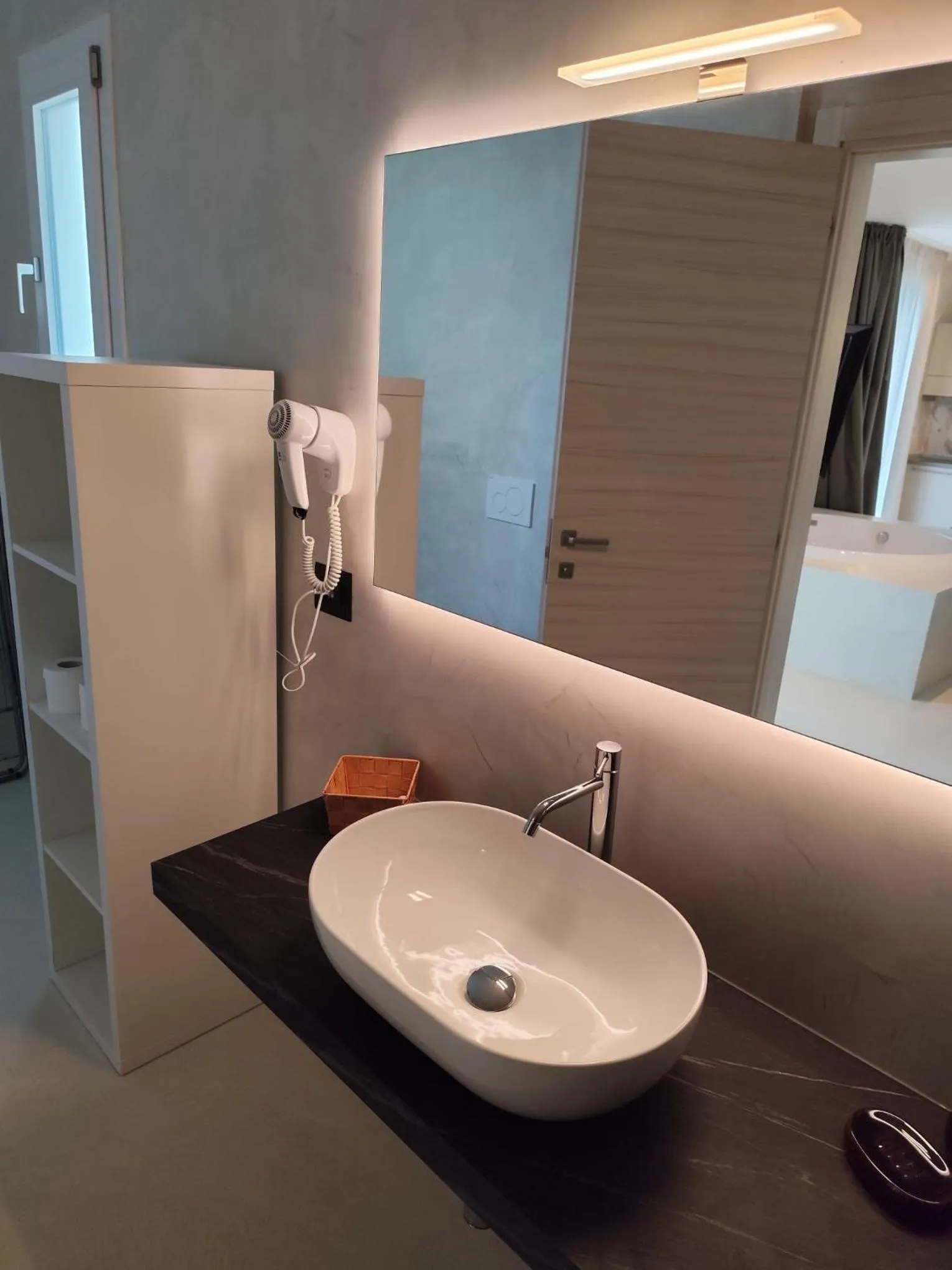 Bathroom in Gabbiano Suites