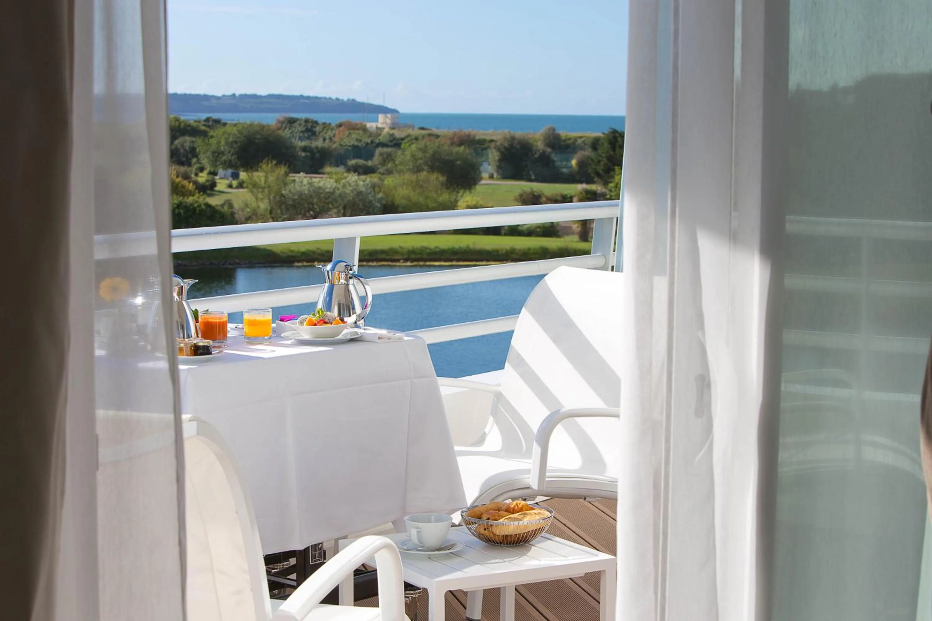 Bathroom in Miramar La Cigale Hotel Thalasso & Spa